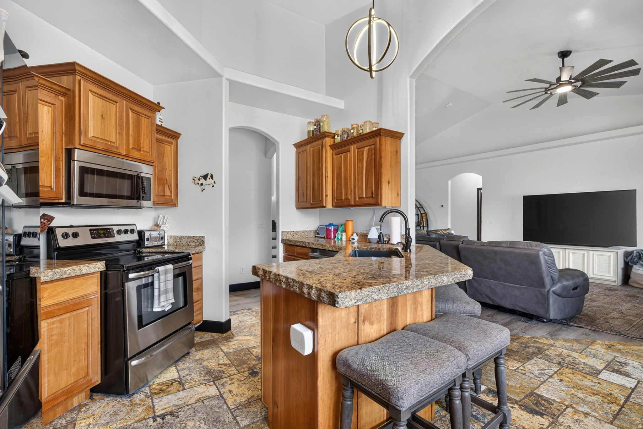 main property photo 17