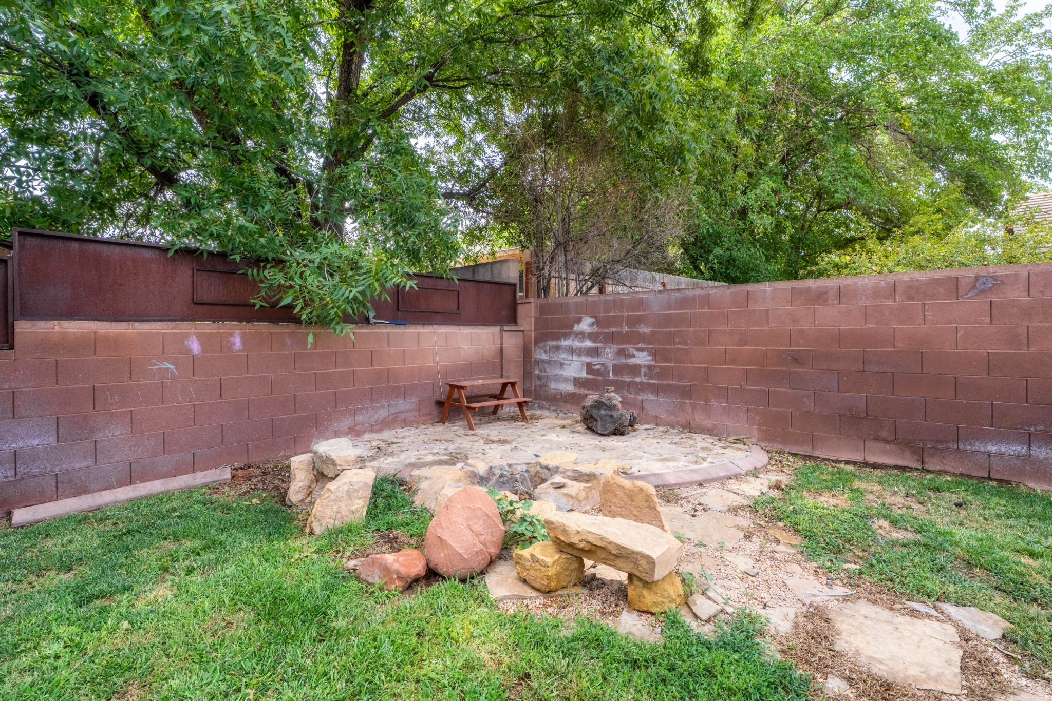 main property photo 50