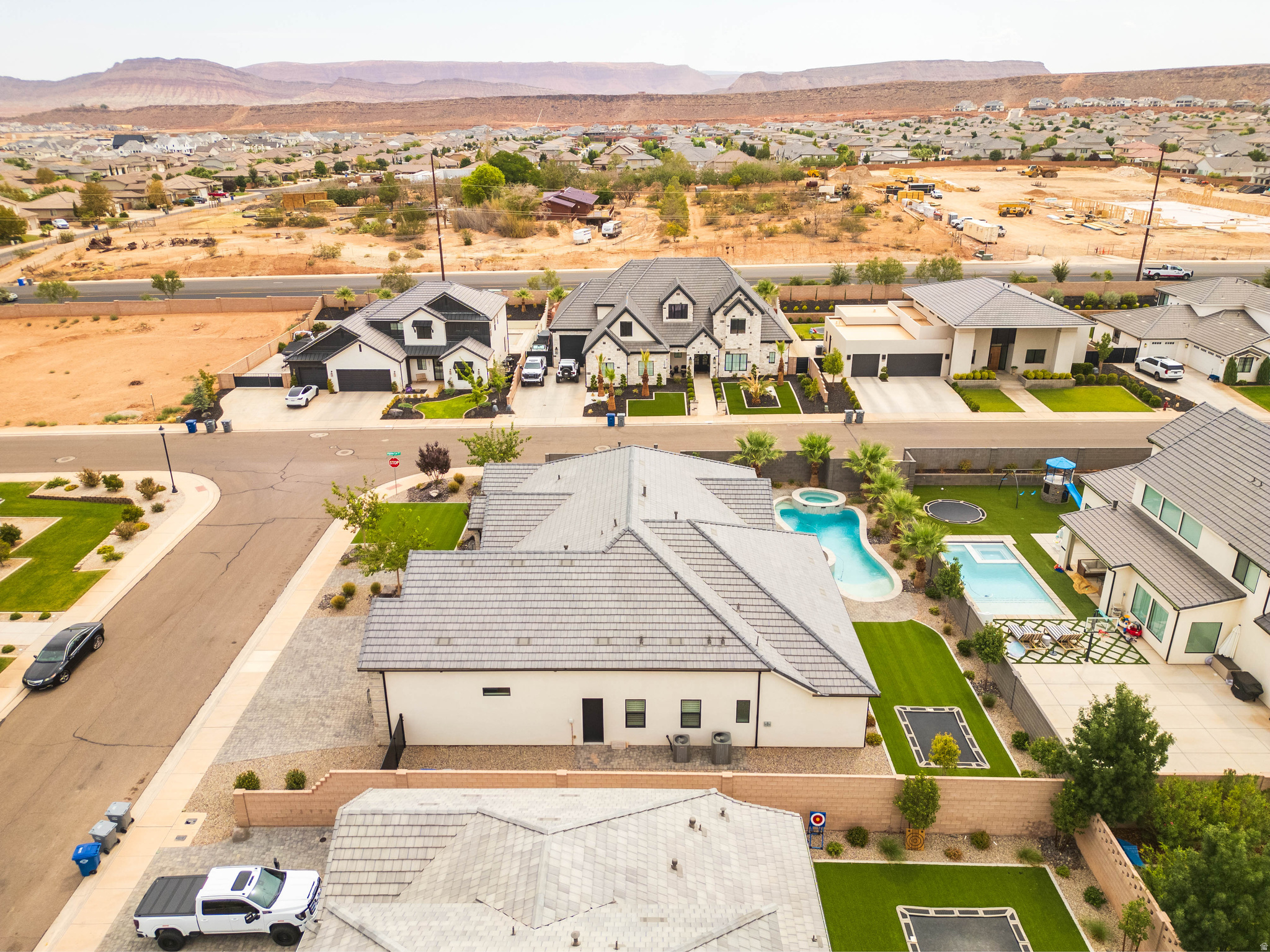 main property photo 16
