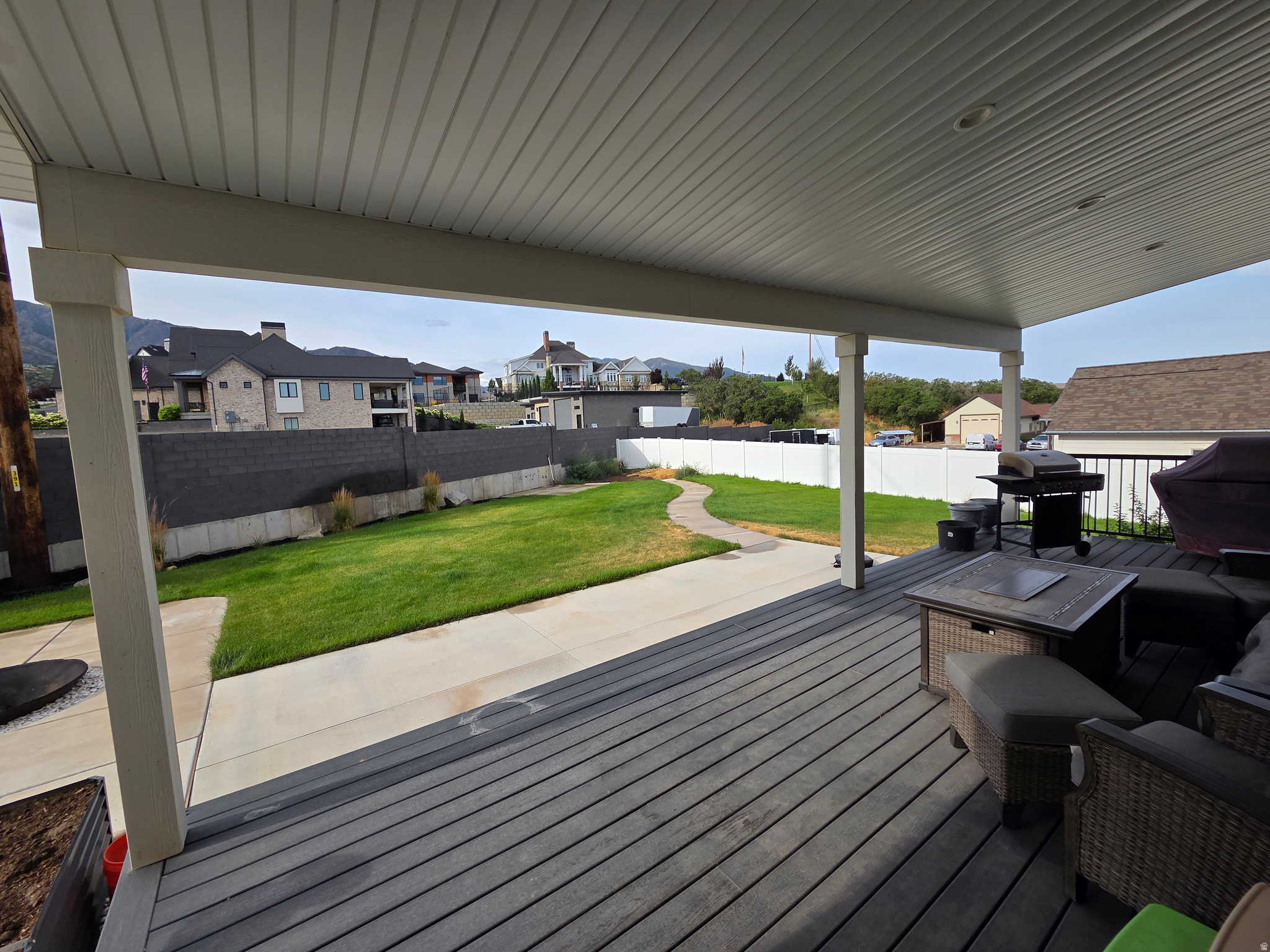 main property photo 45
