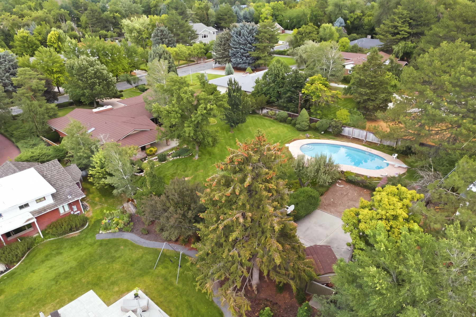 main property photo 70