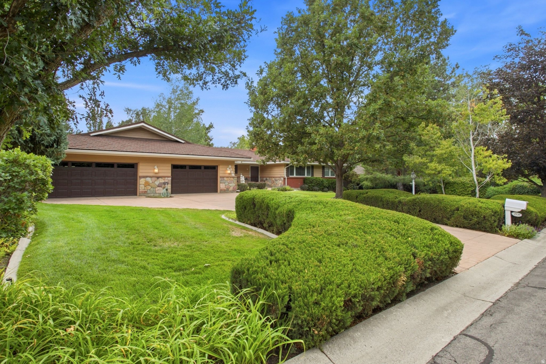 main property photo 78