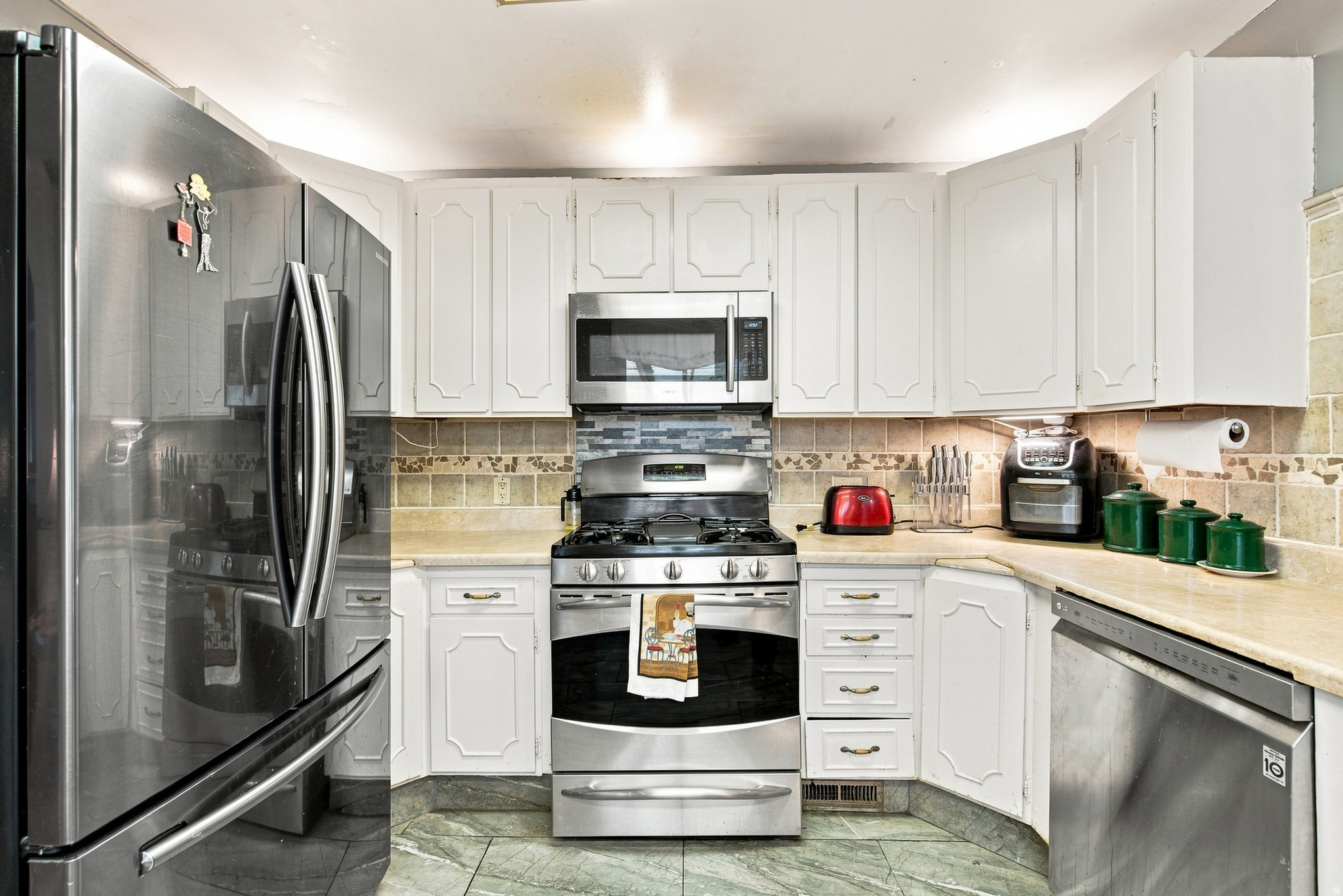 main property photo 11