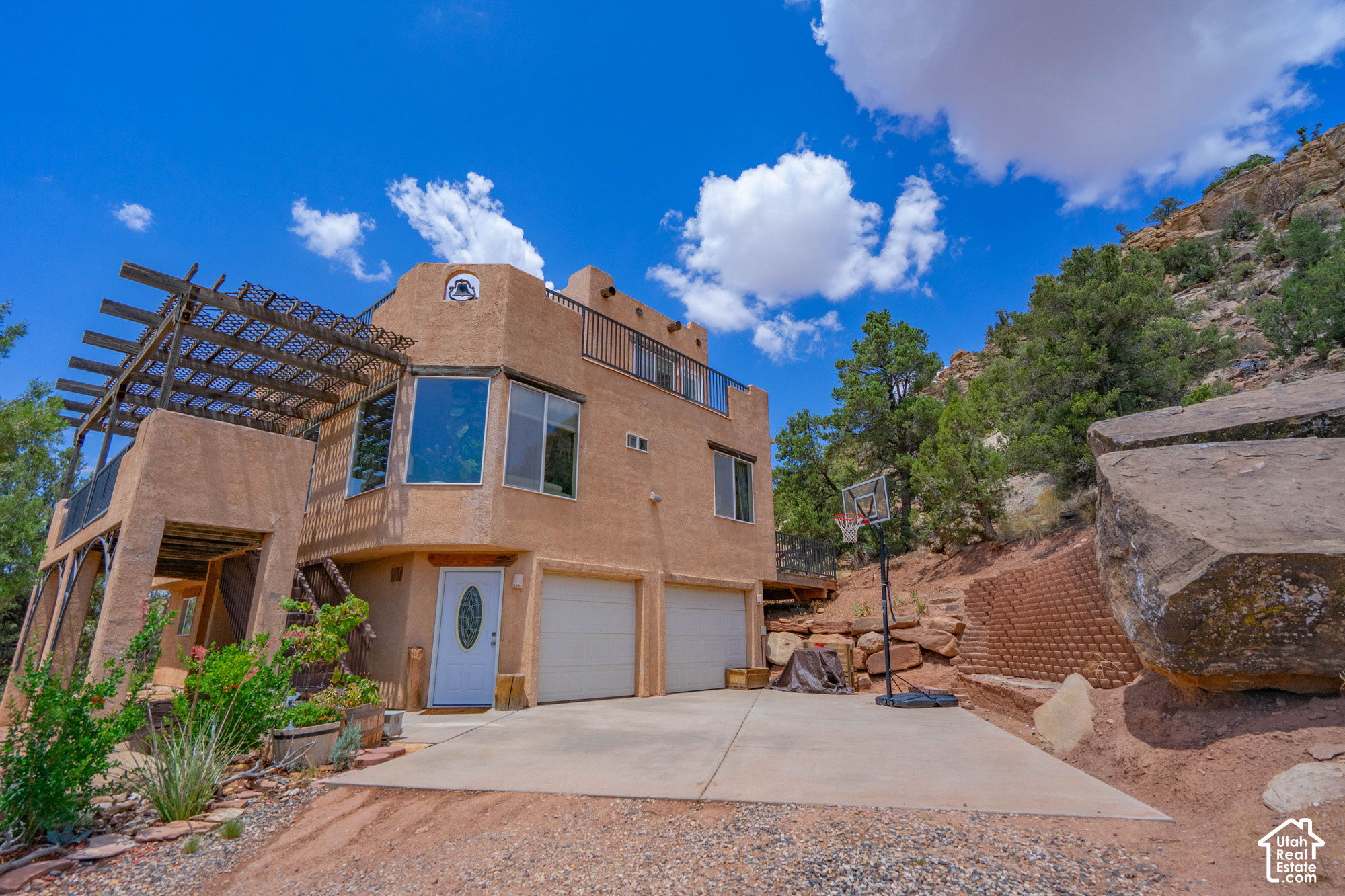 main property photo 34