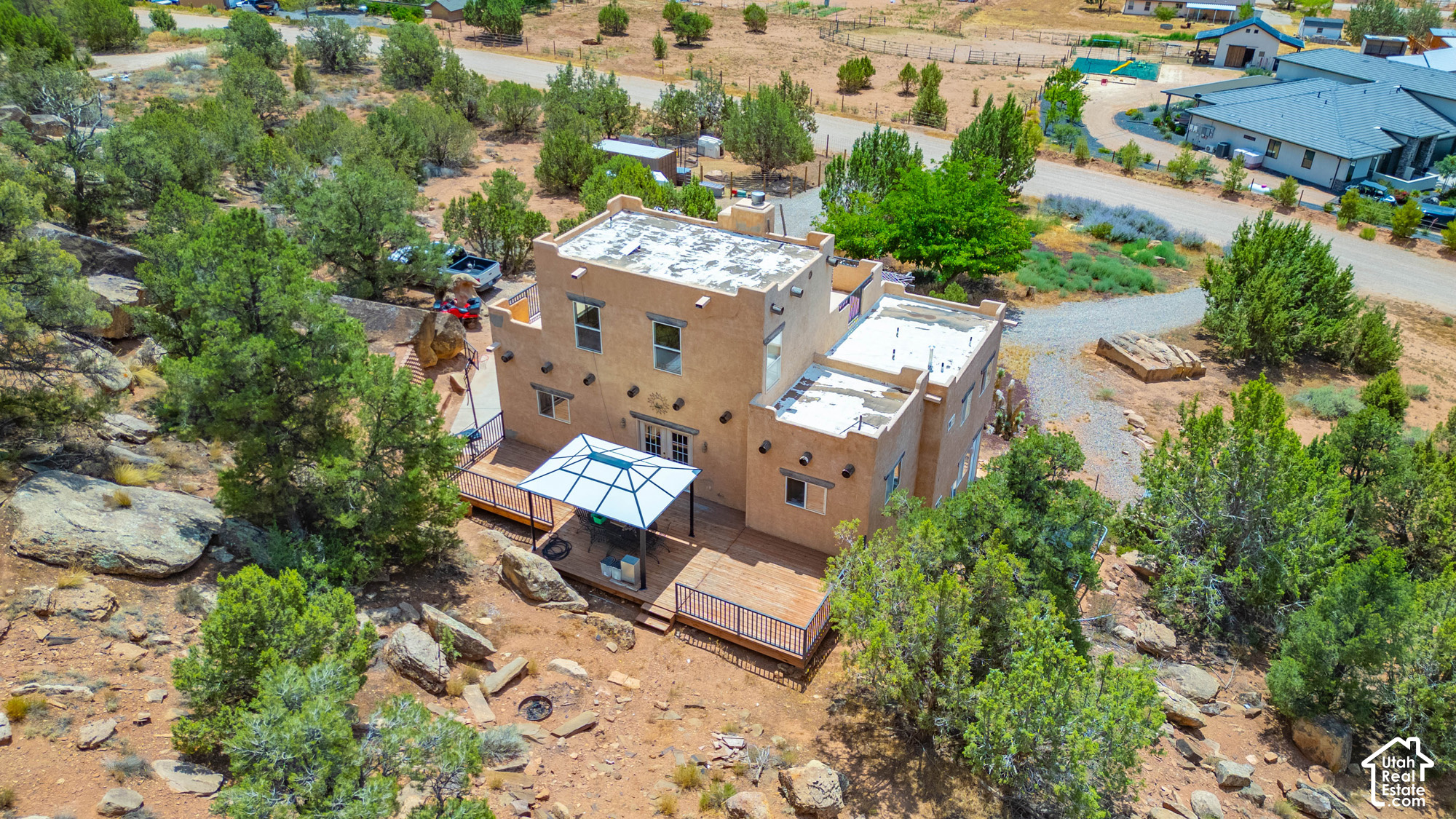main property photo 9