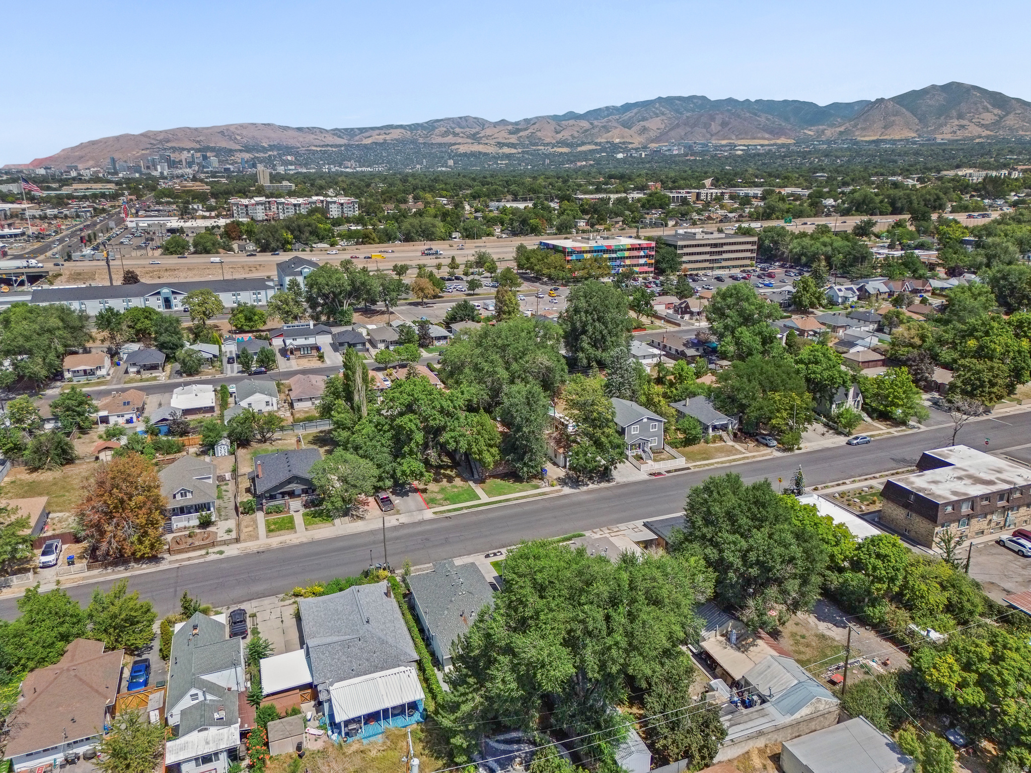 main property photo 28