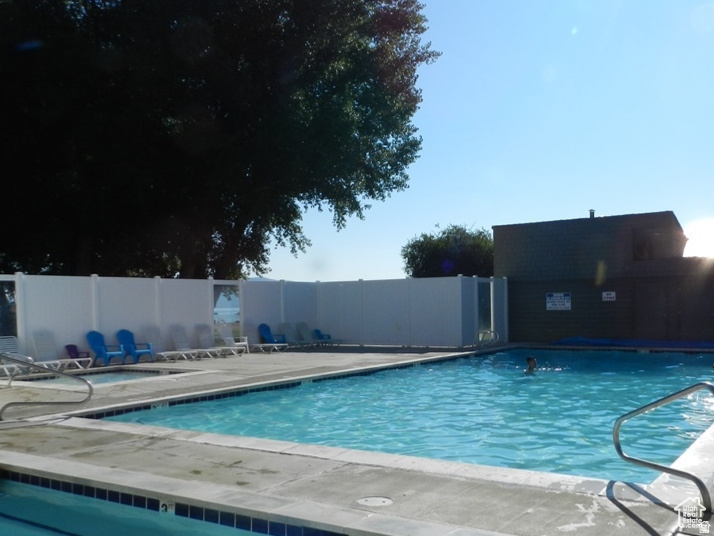 main property photo 4