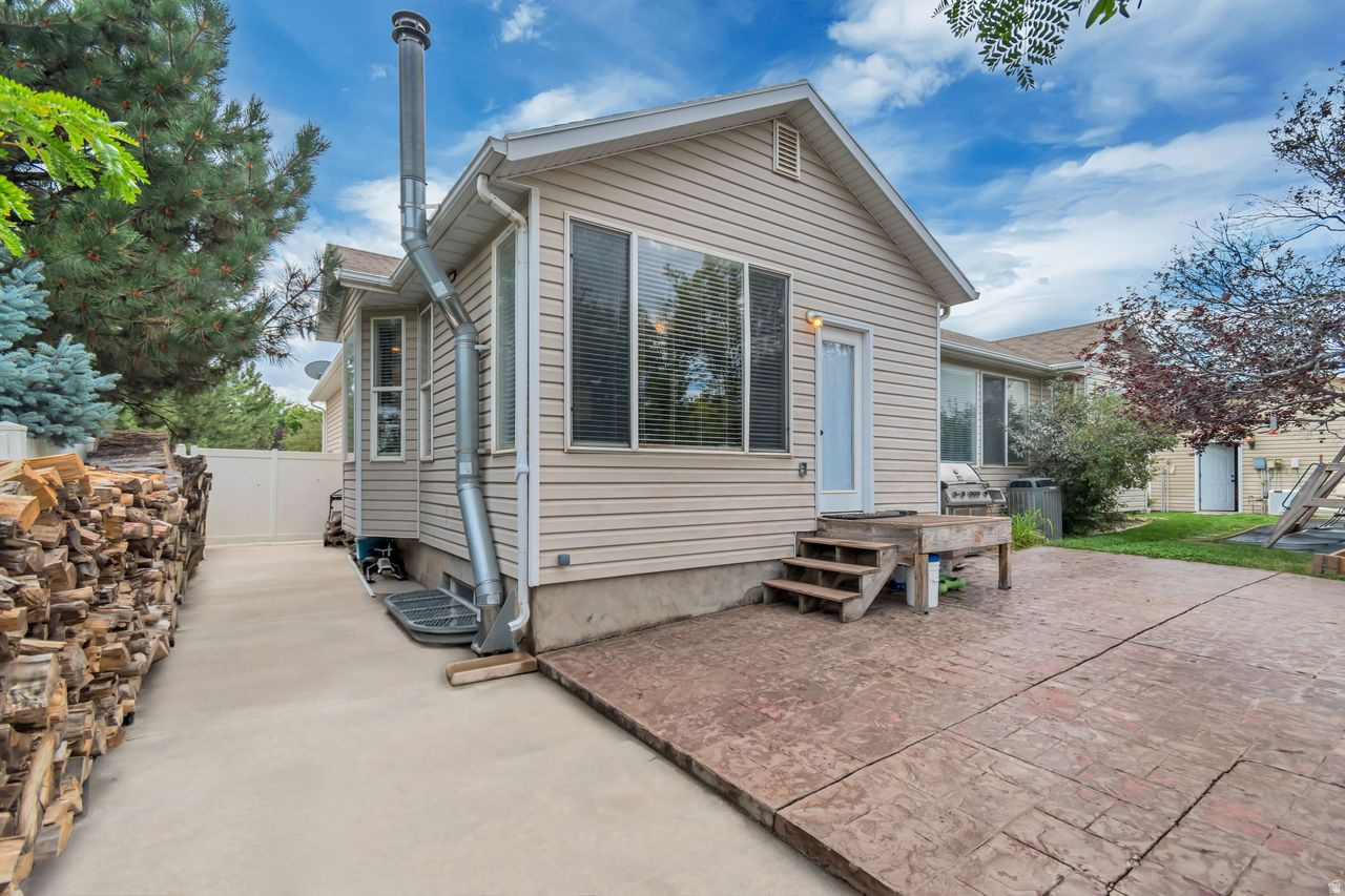 main property photo 50