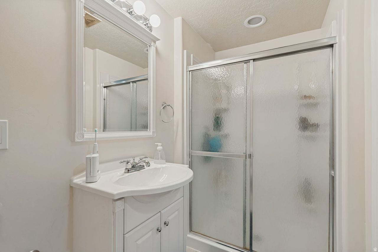 main property photo 77