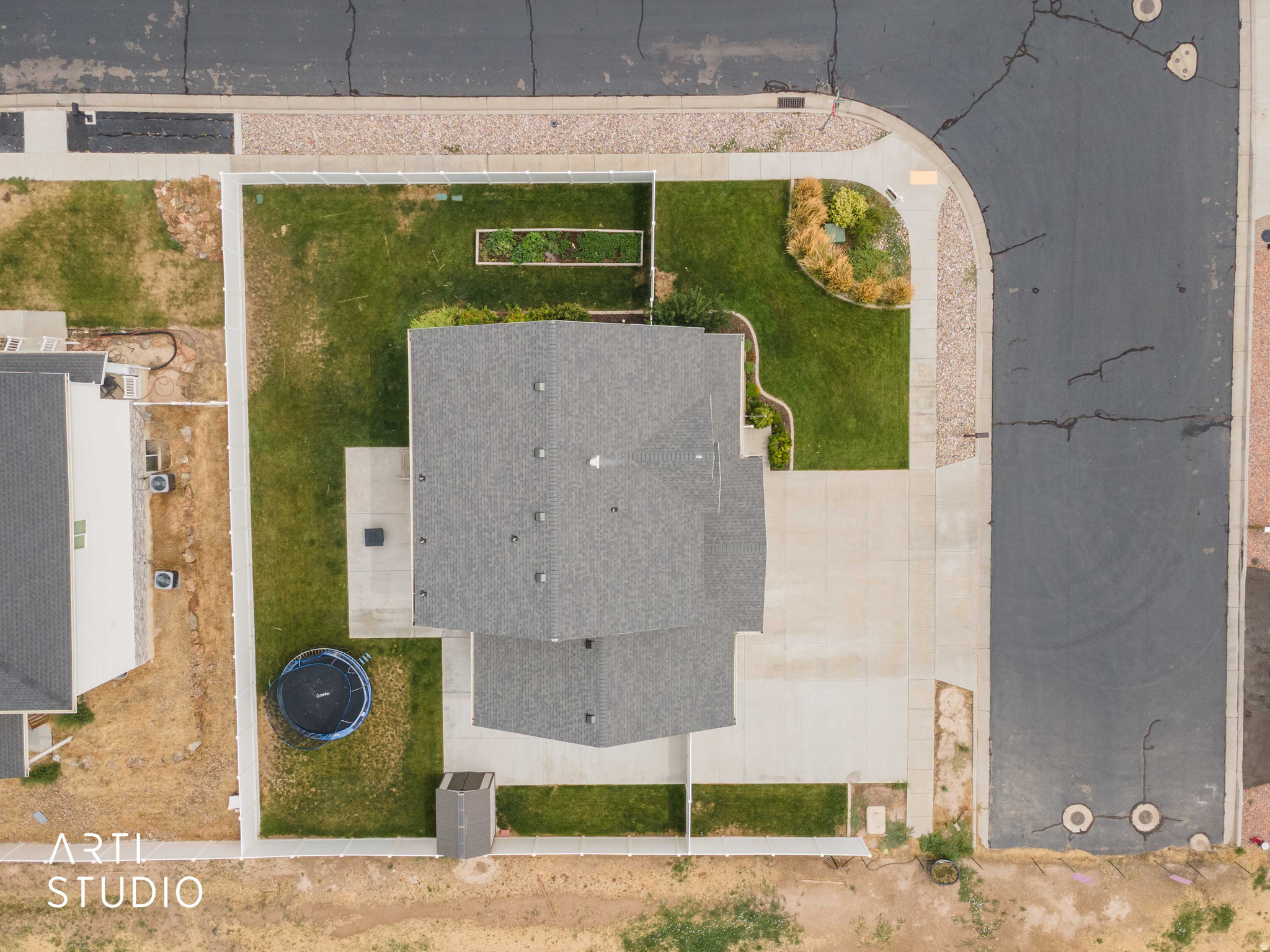 main property photo 50