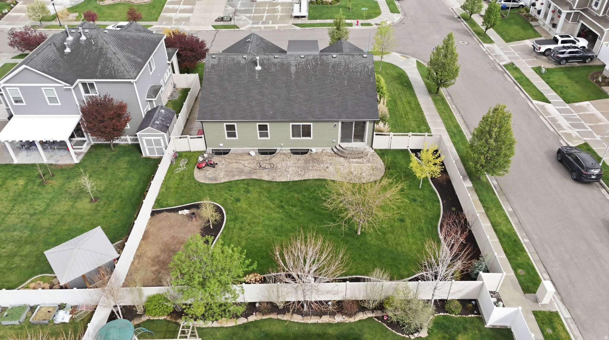 main property photo 37