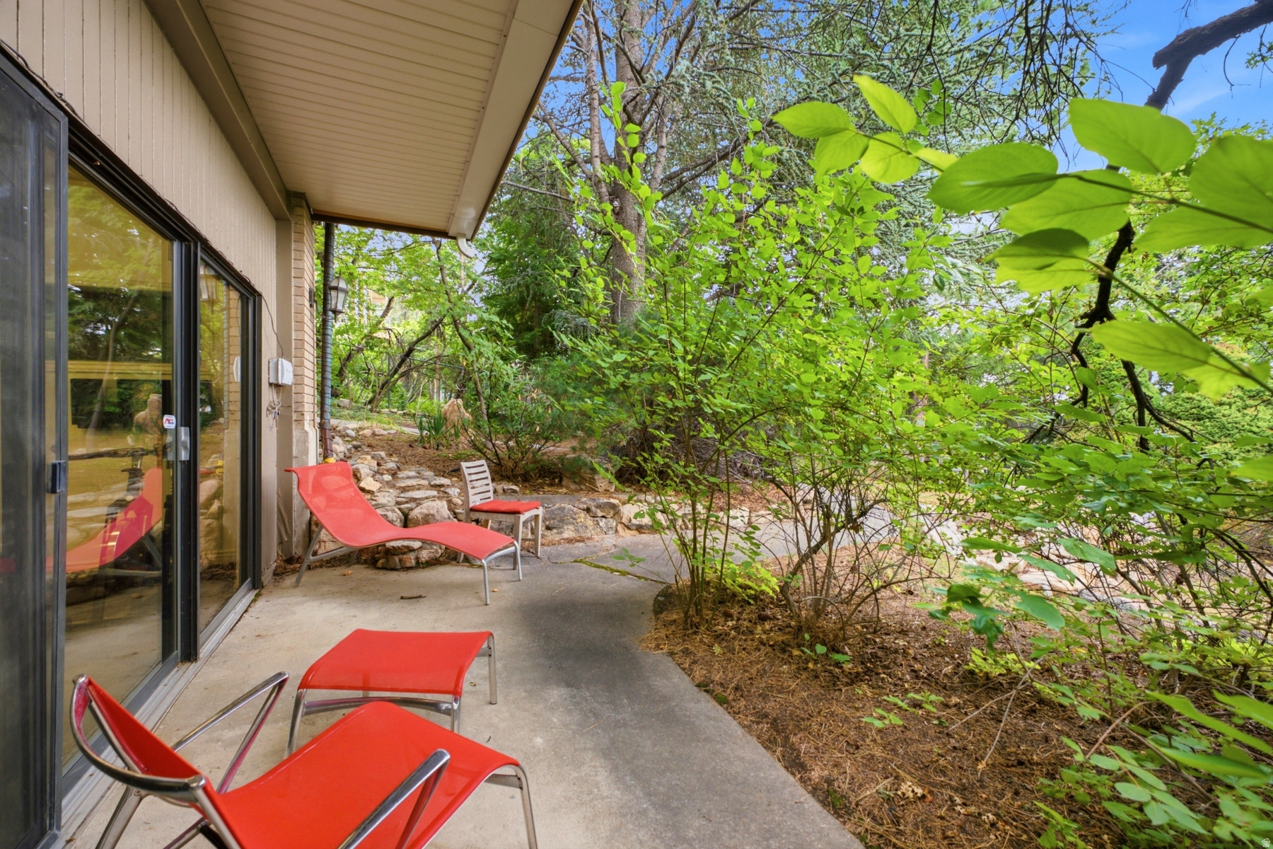 main property photo 75