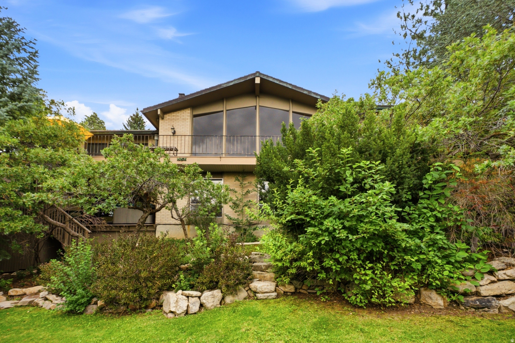 main property photo 78