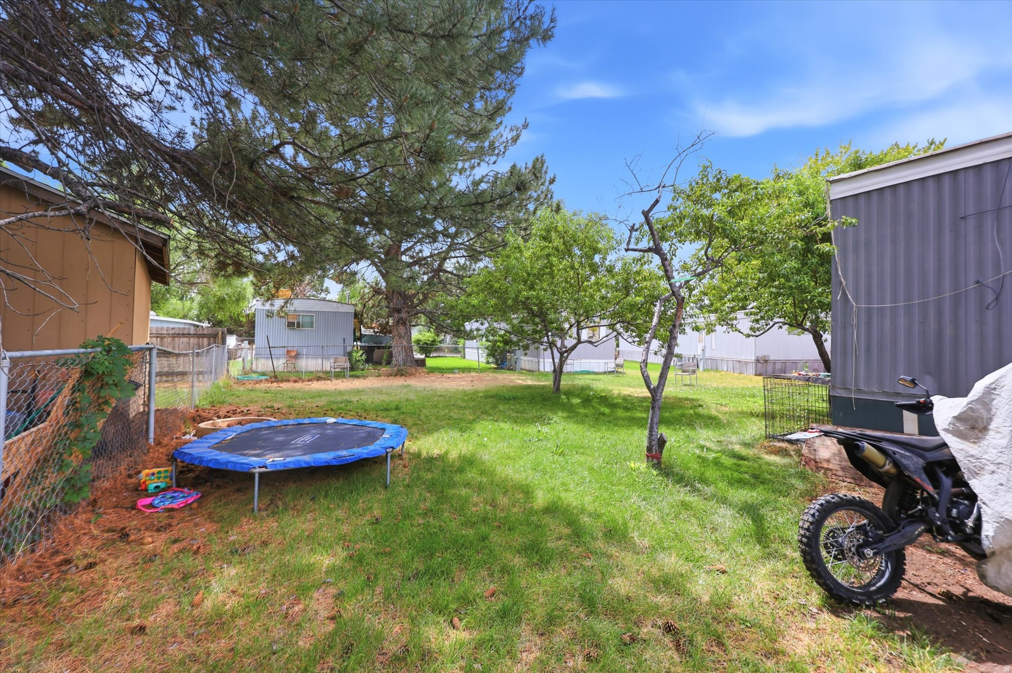 main property photo 13