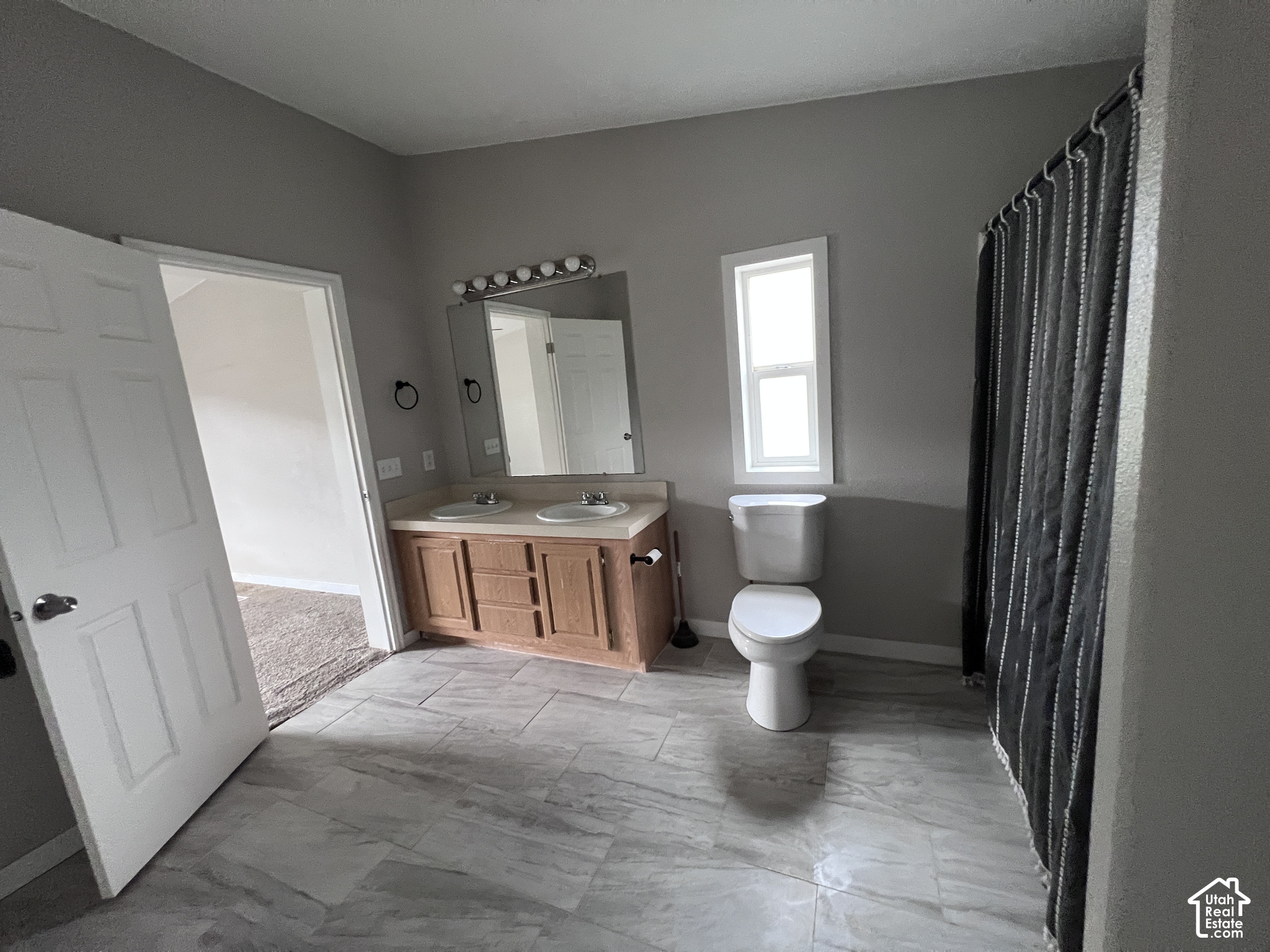 main property photo 78