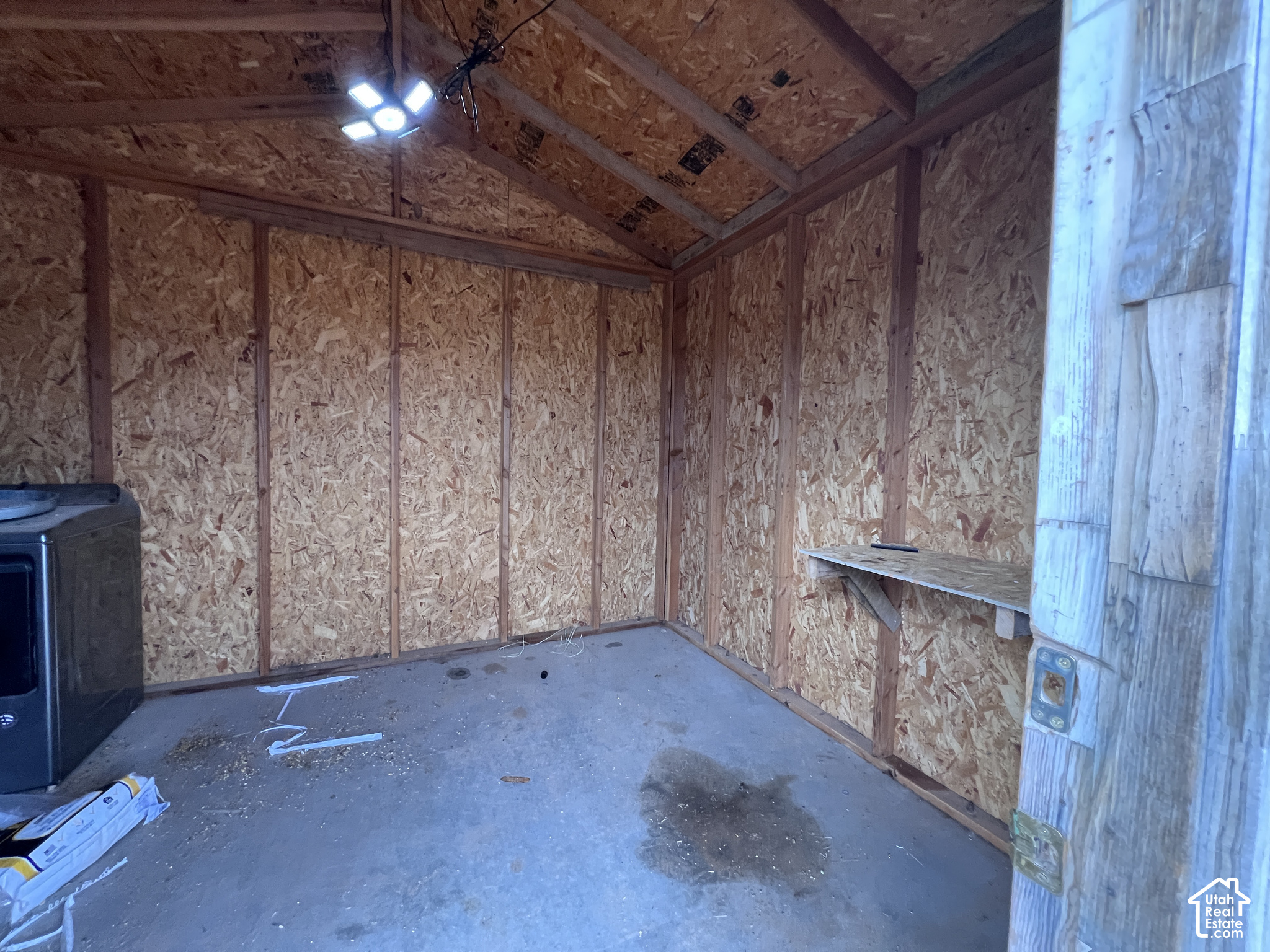 main property photo 90