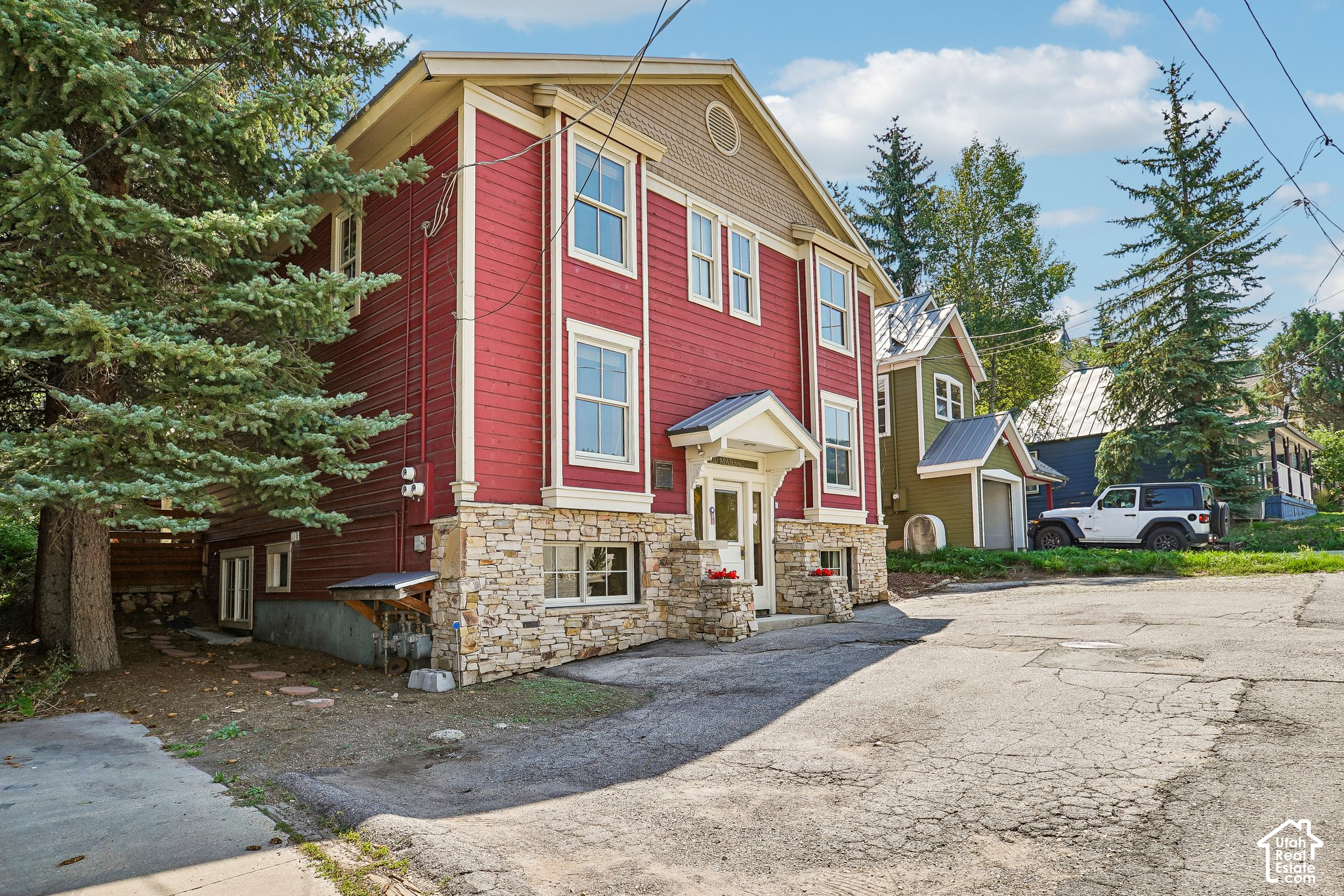 main property photo 2