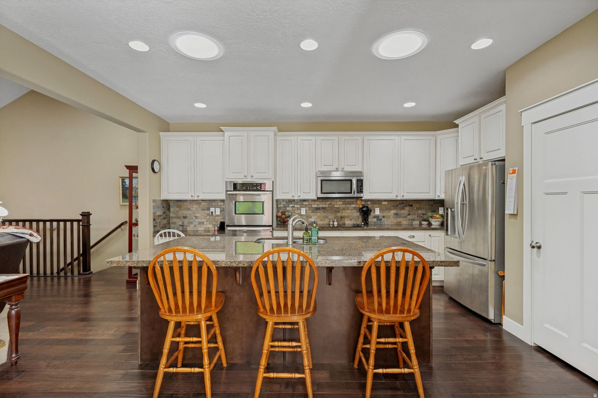 main property photo 11