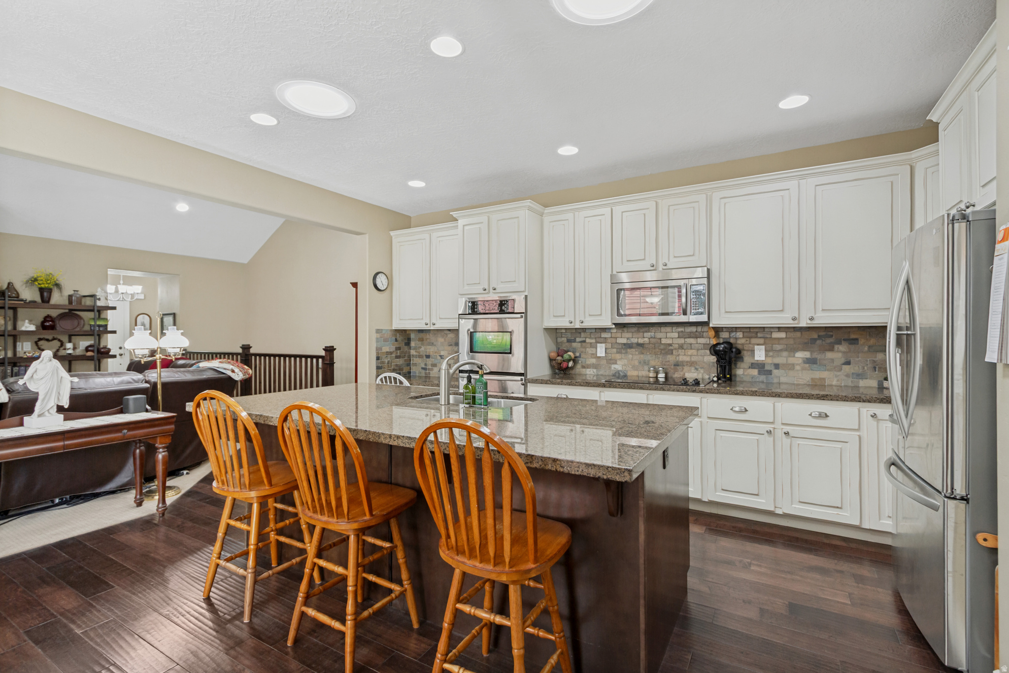 main property photo 12