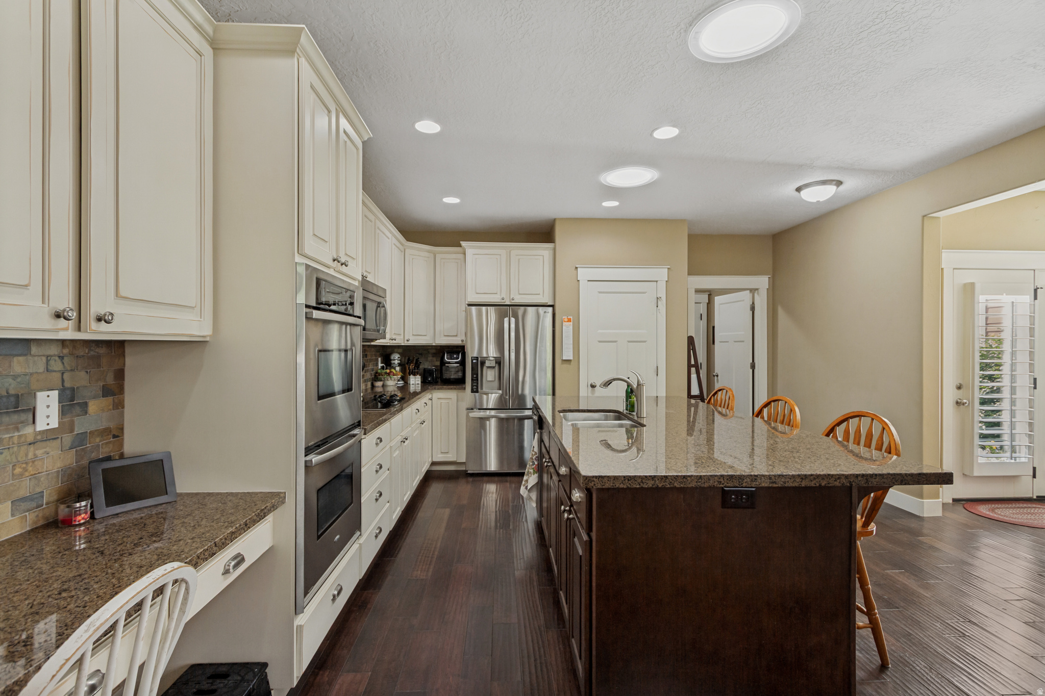 main property photo 14
