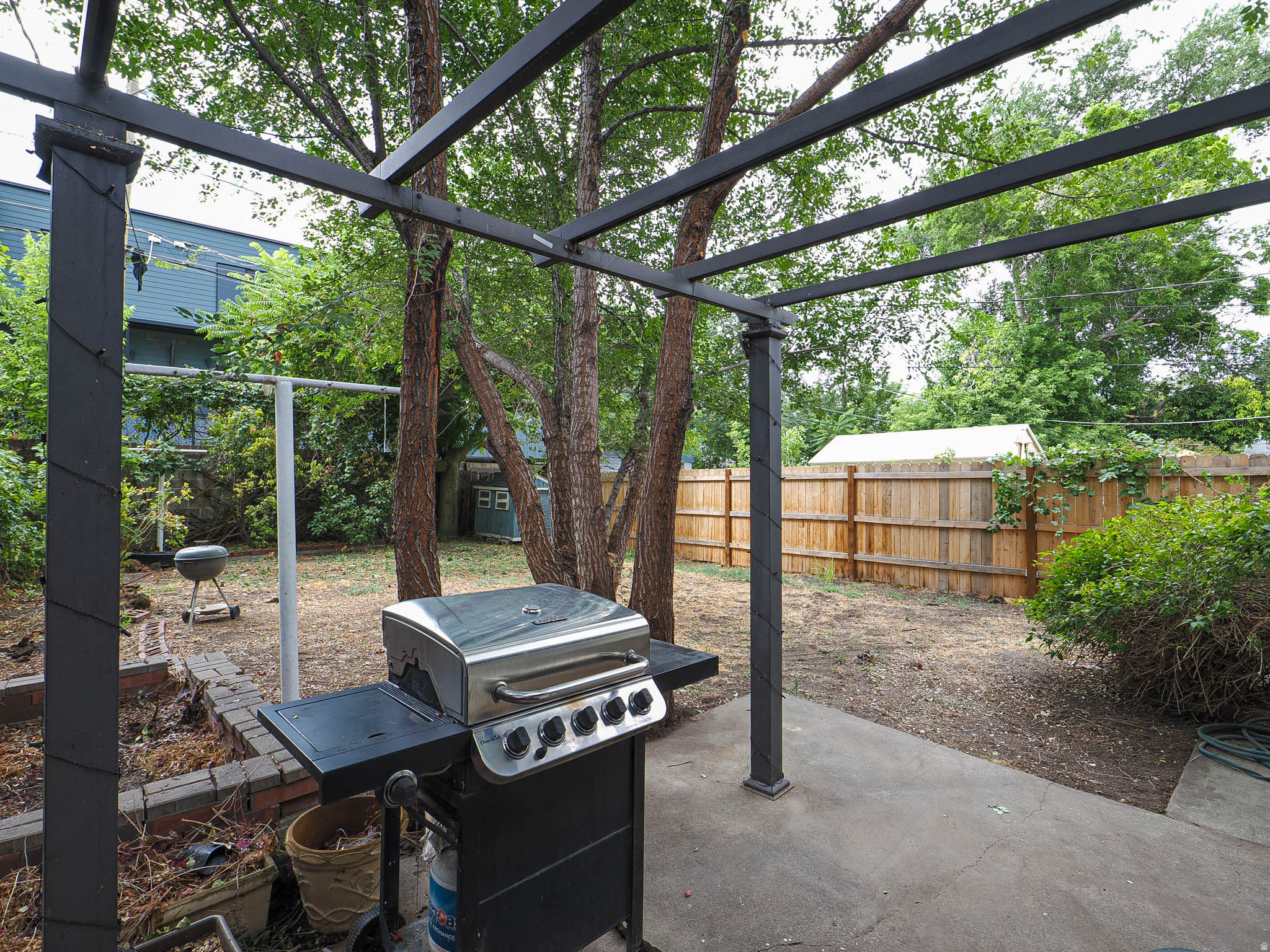 main property photo 27