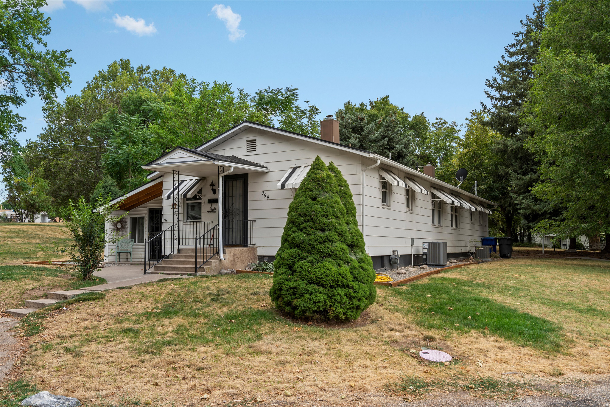 main property photo 12