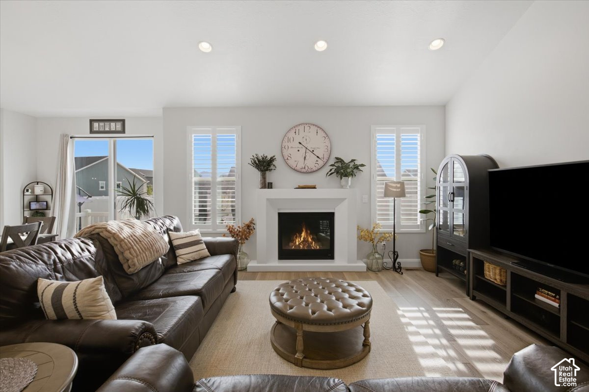 property viewer photo 6