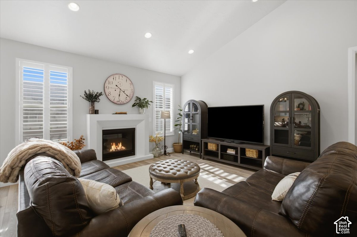 property viewer photo 9