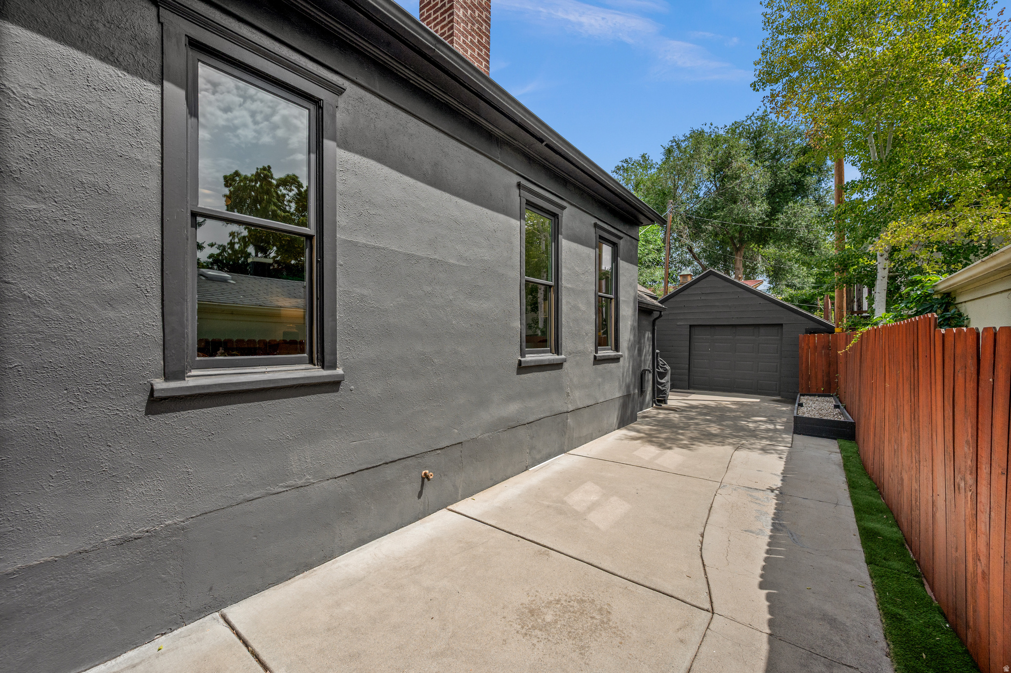 main property photo 31