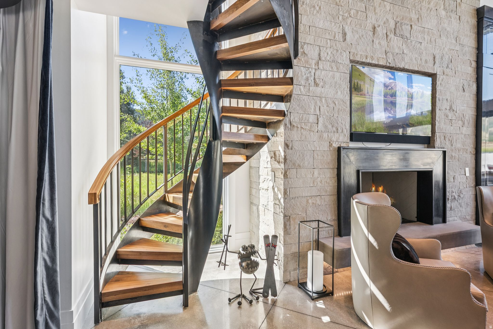 main property photo 36