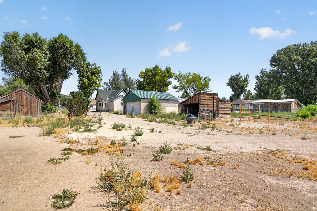main property photo 41