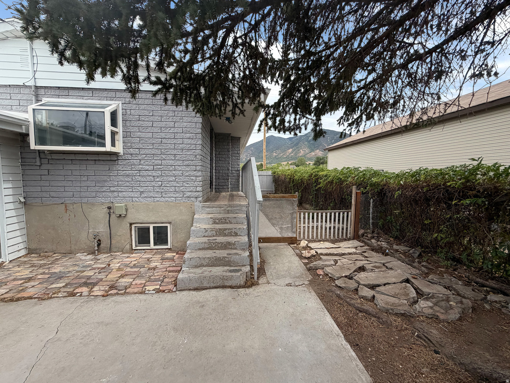 main property photo 37