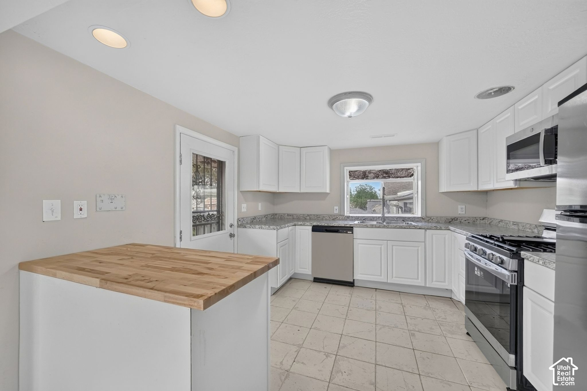 main property photo 46