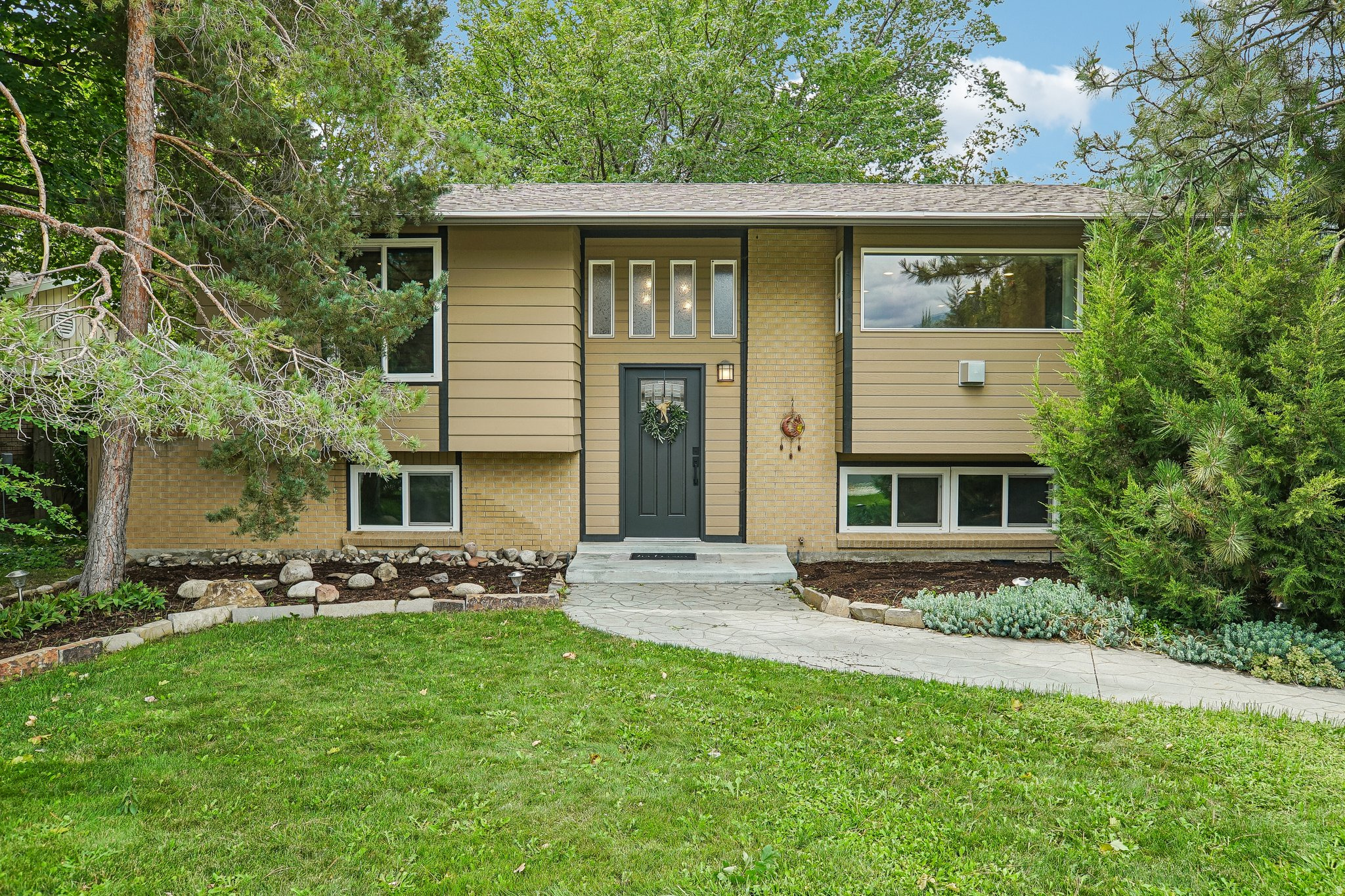 main property photo 0