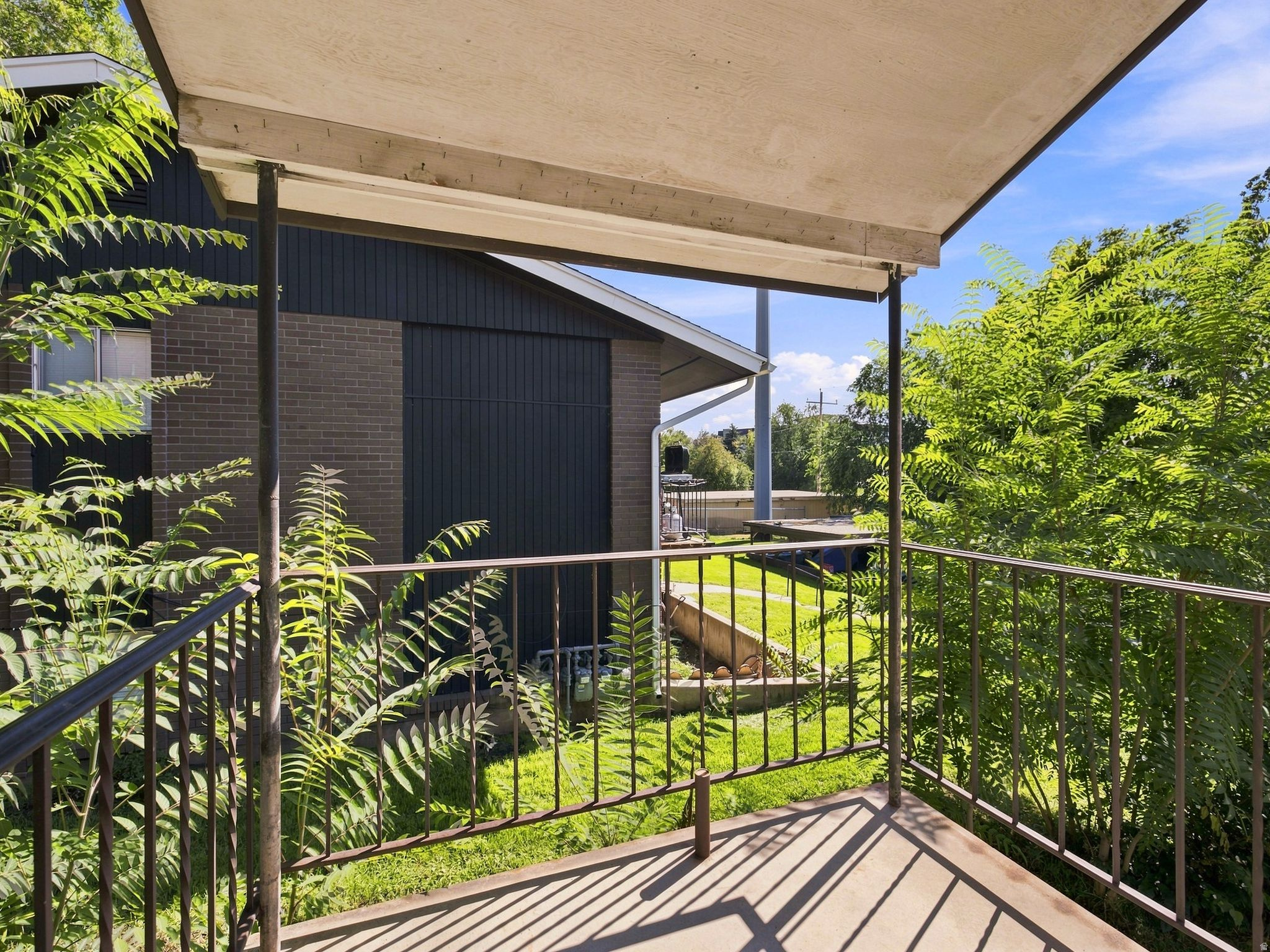 main property photo 17