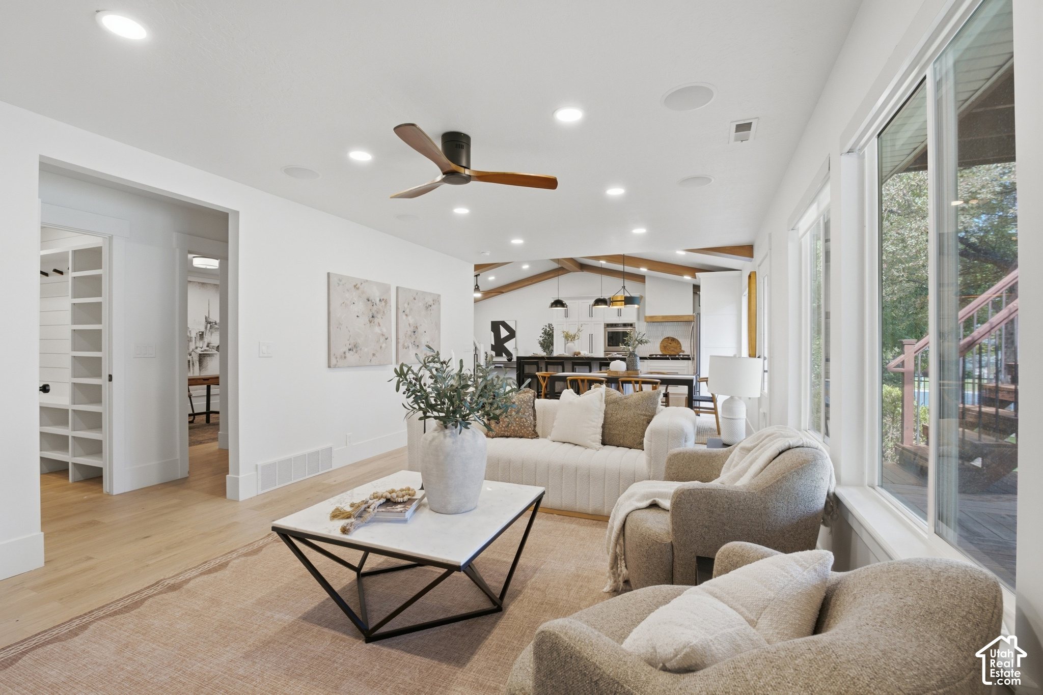 property viewer photo 12