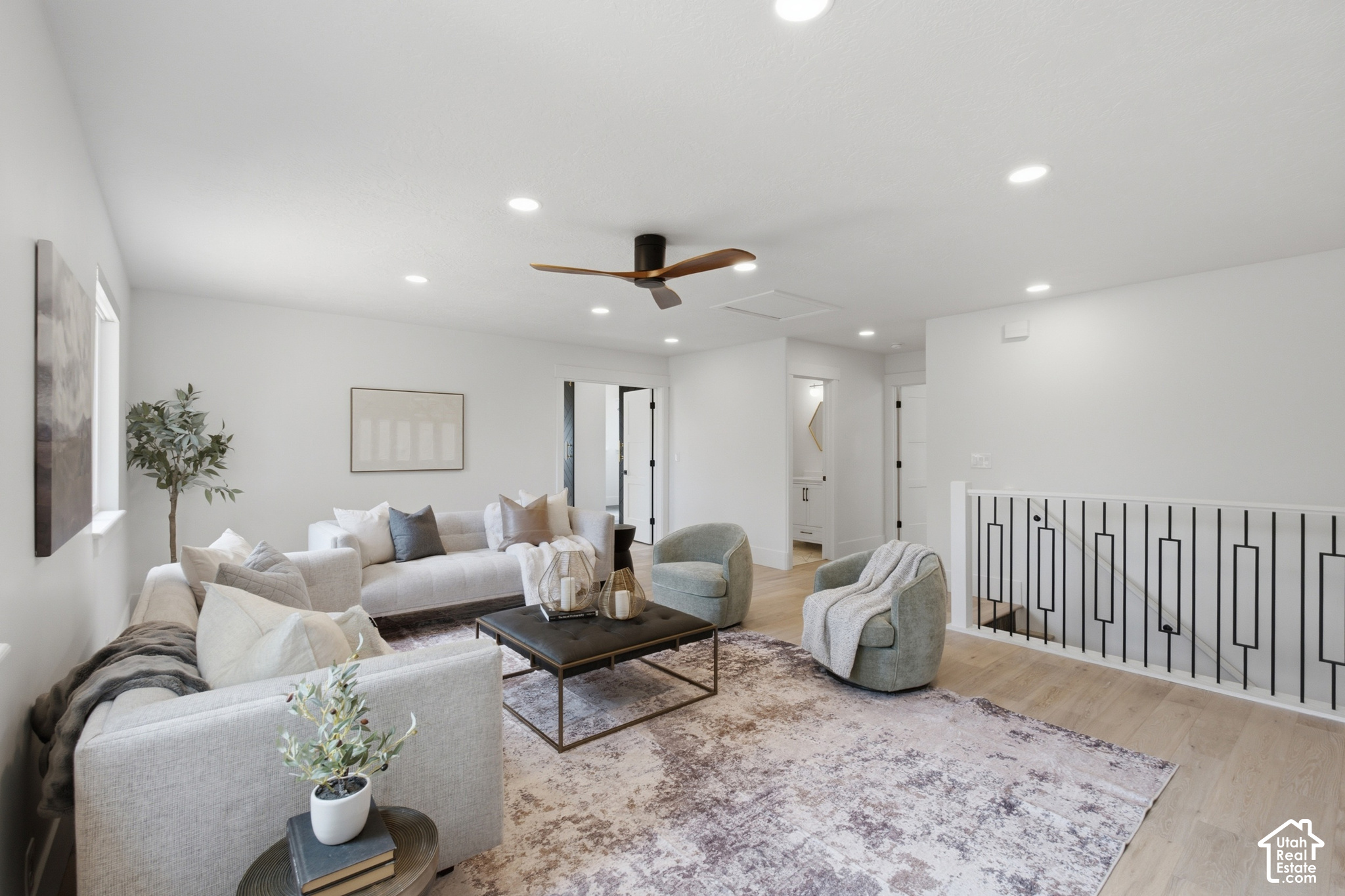property viewer photo 19