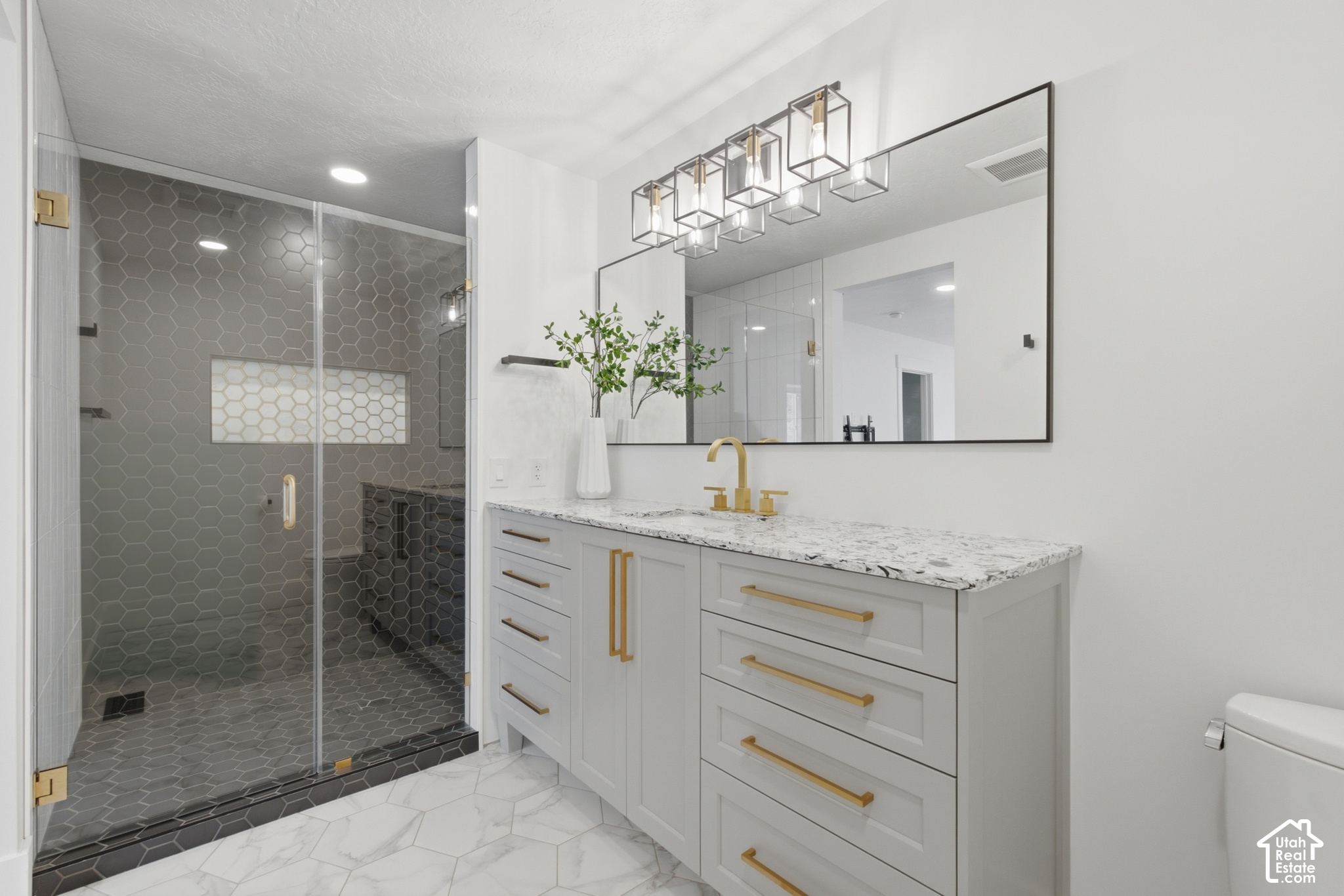 property viewer photo 30