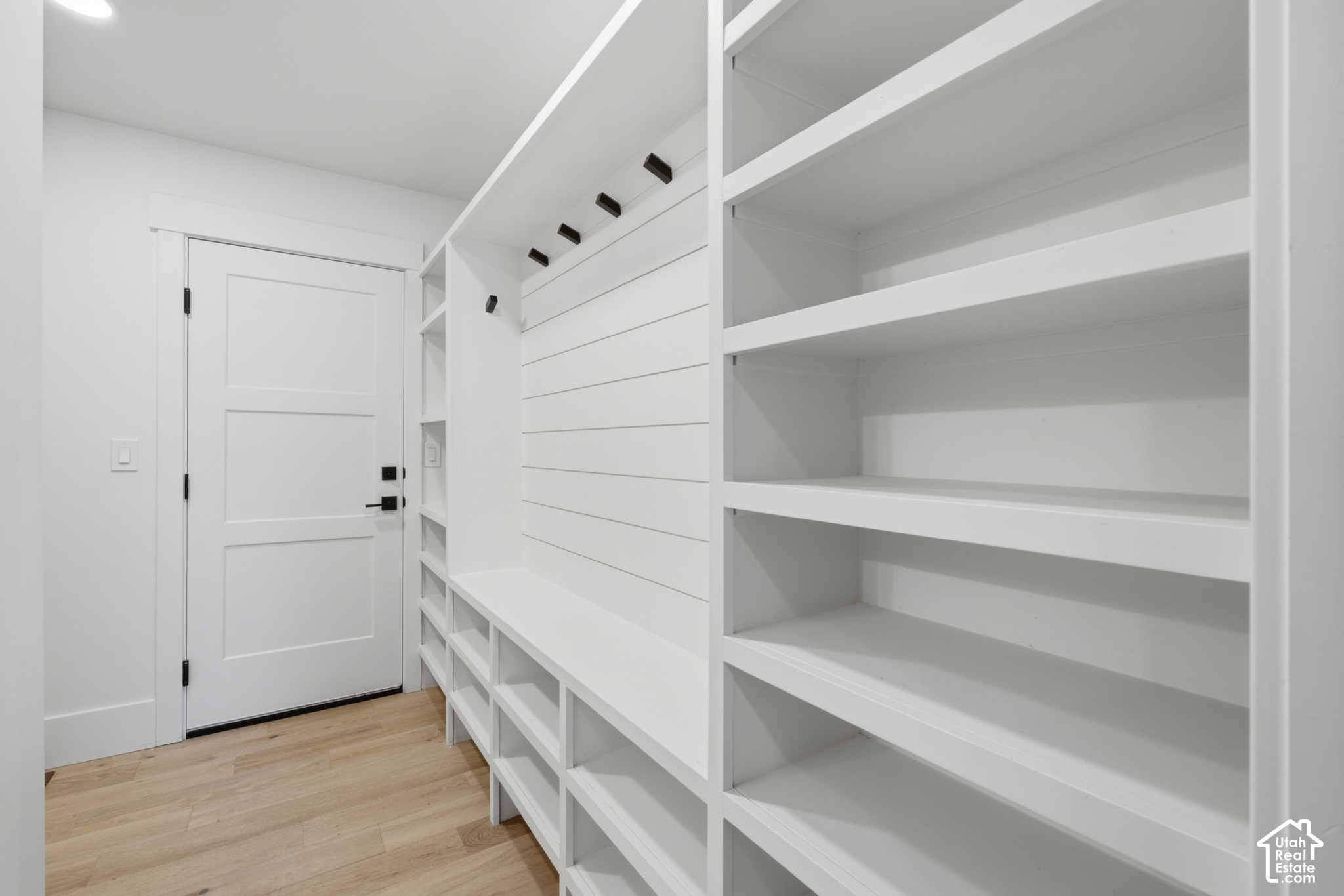 property viewer photo 32