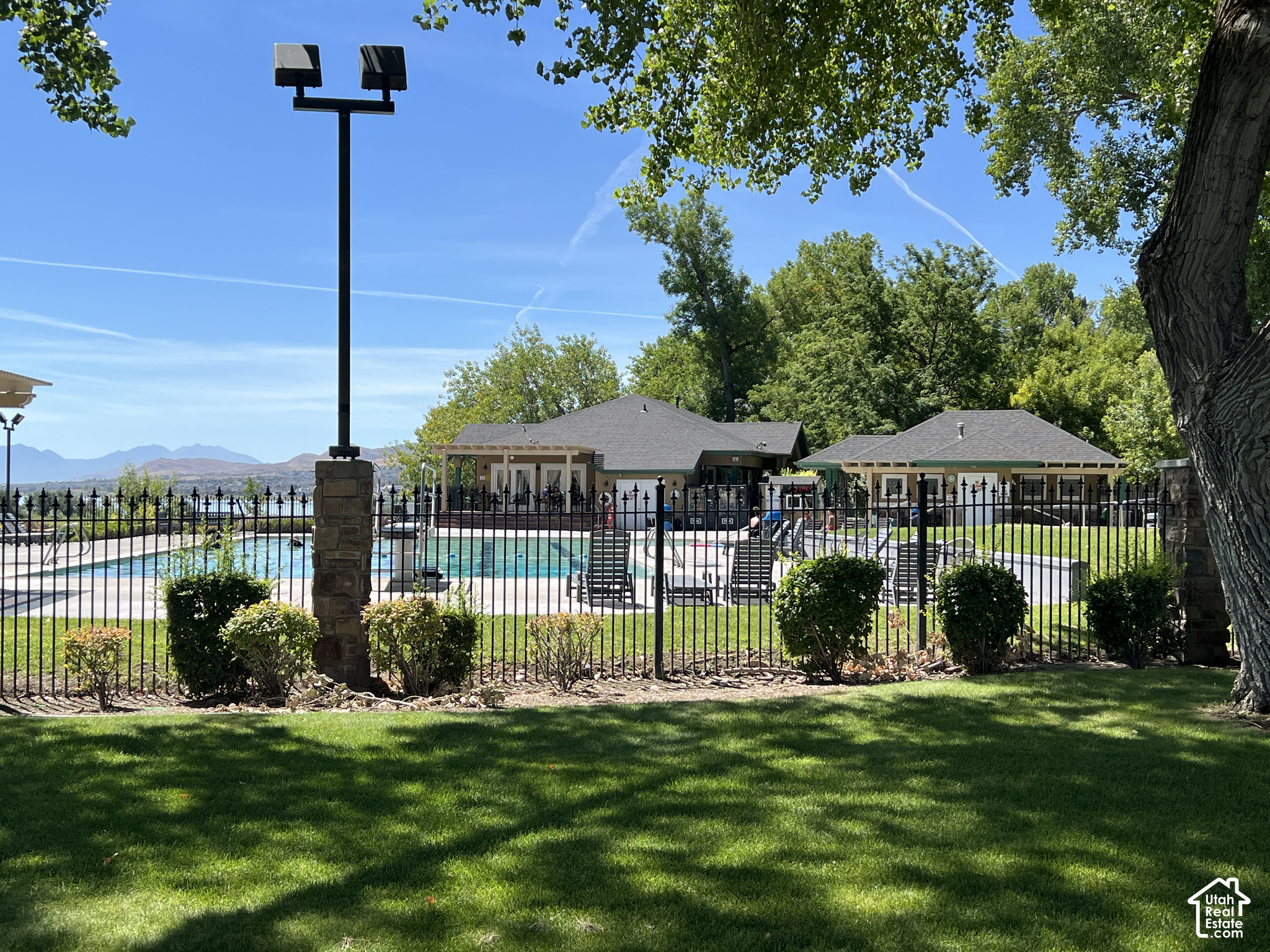 property viewer photo 50