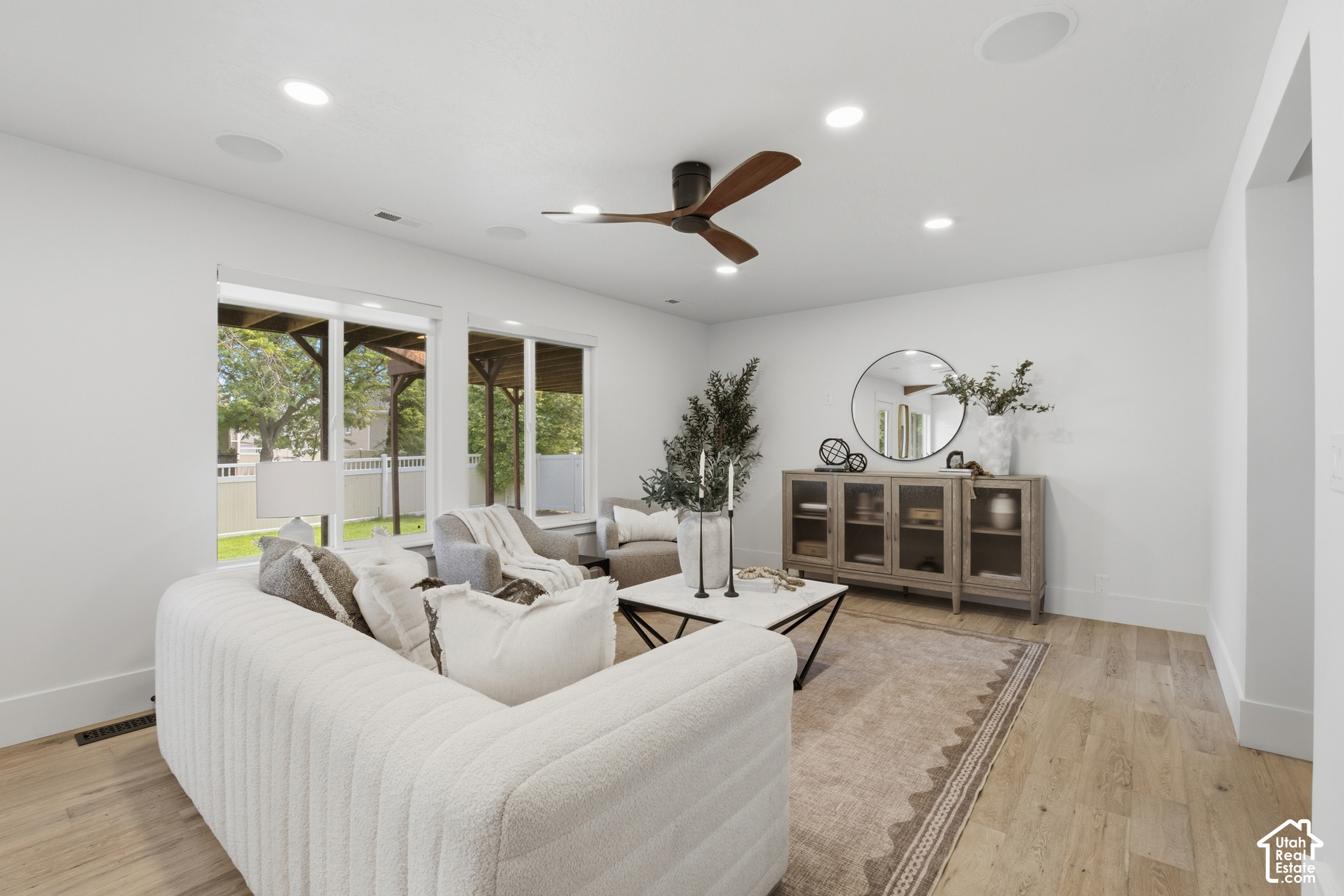 property viewer photo 8