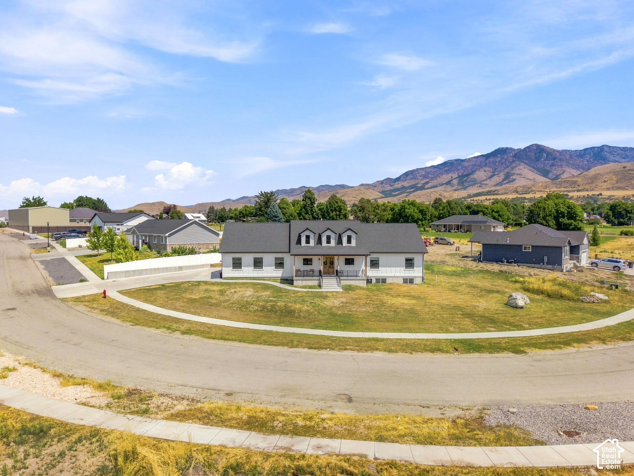 main property photo 11