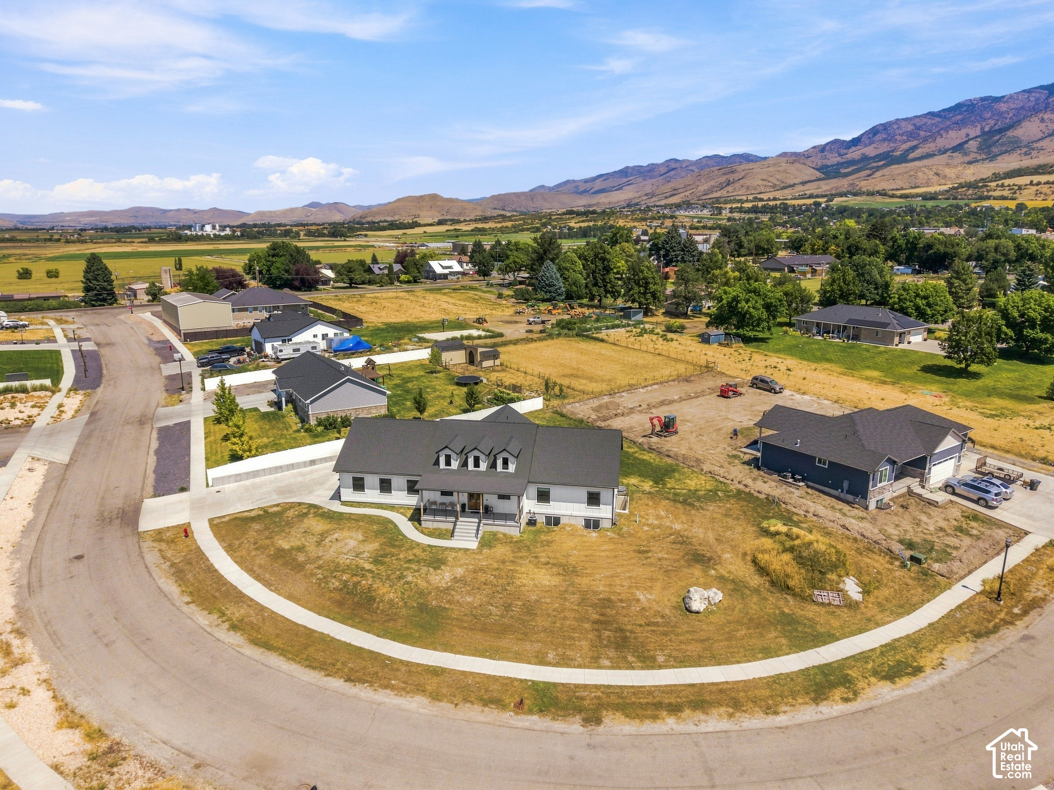 main property photo 12