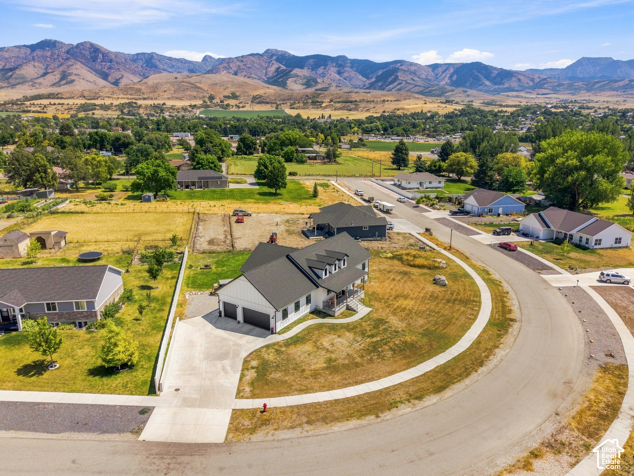 main property photo 13