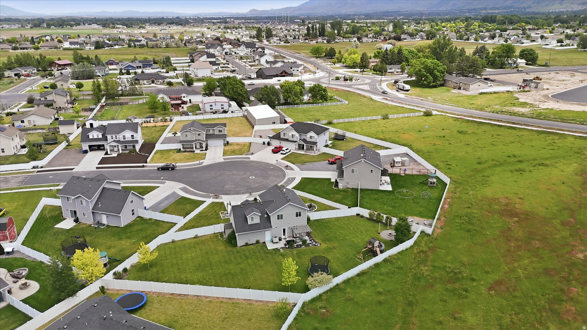 main property photo 60