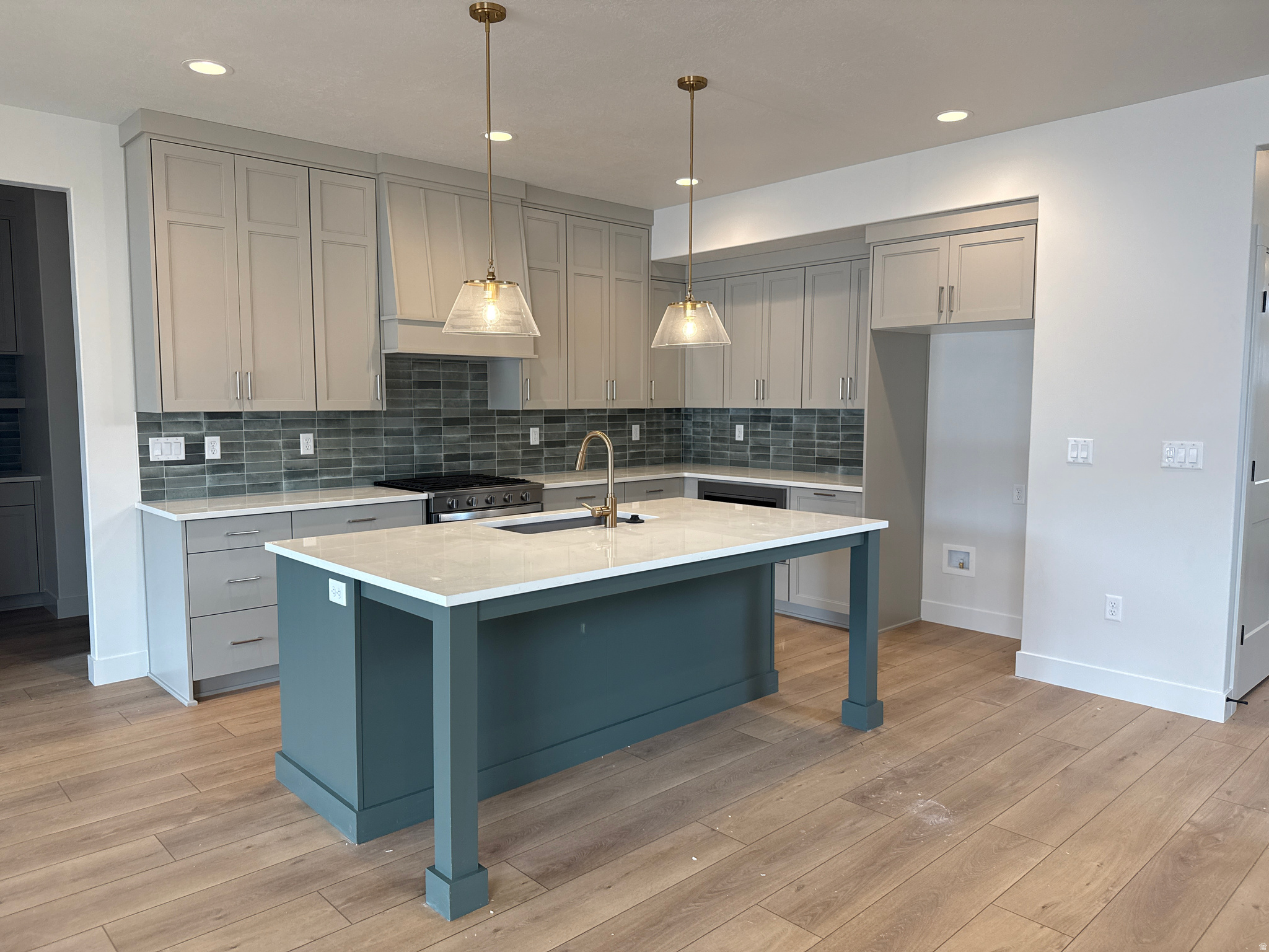 main property photo 0