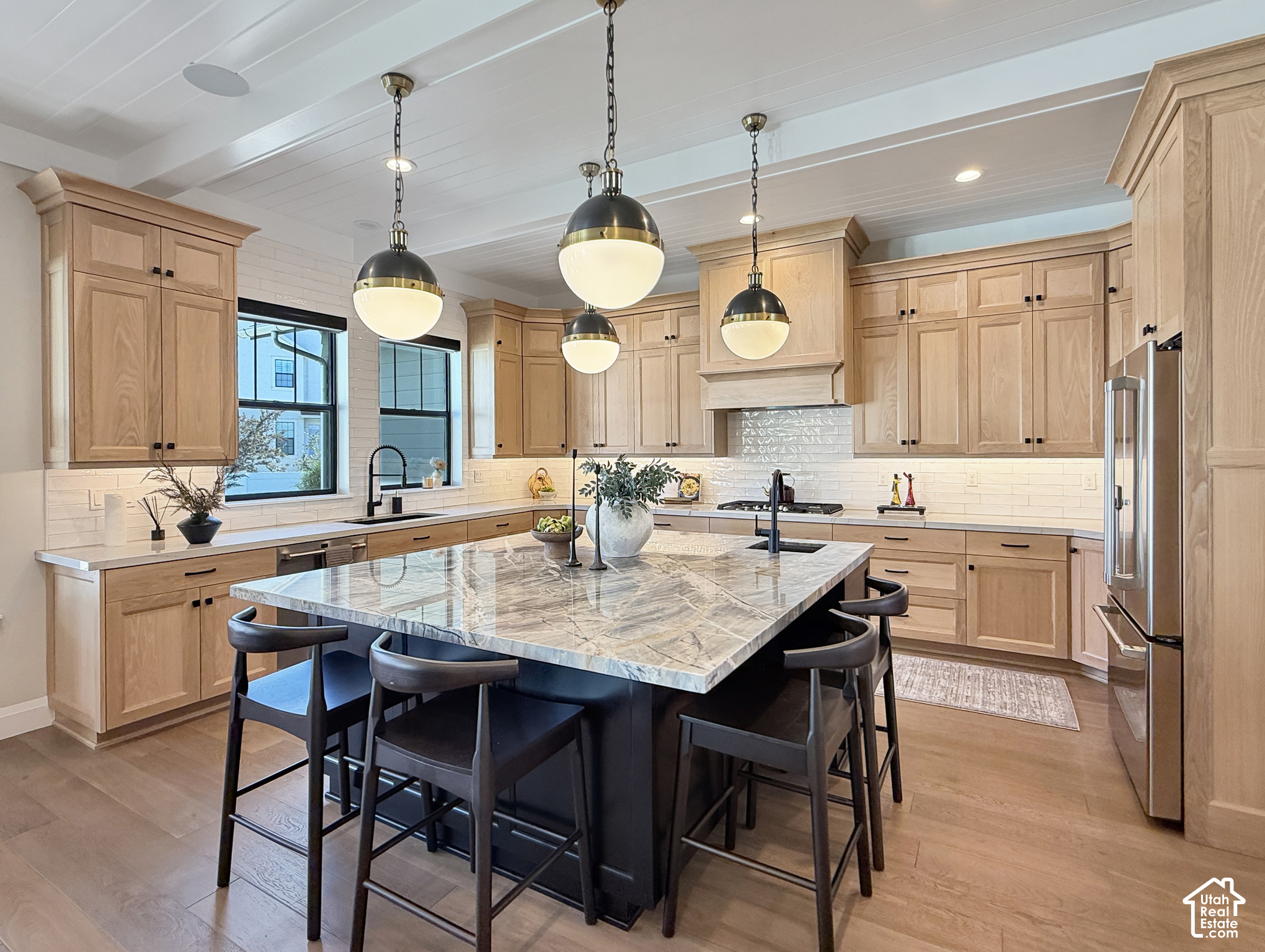 main property photo 18