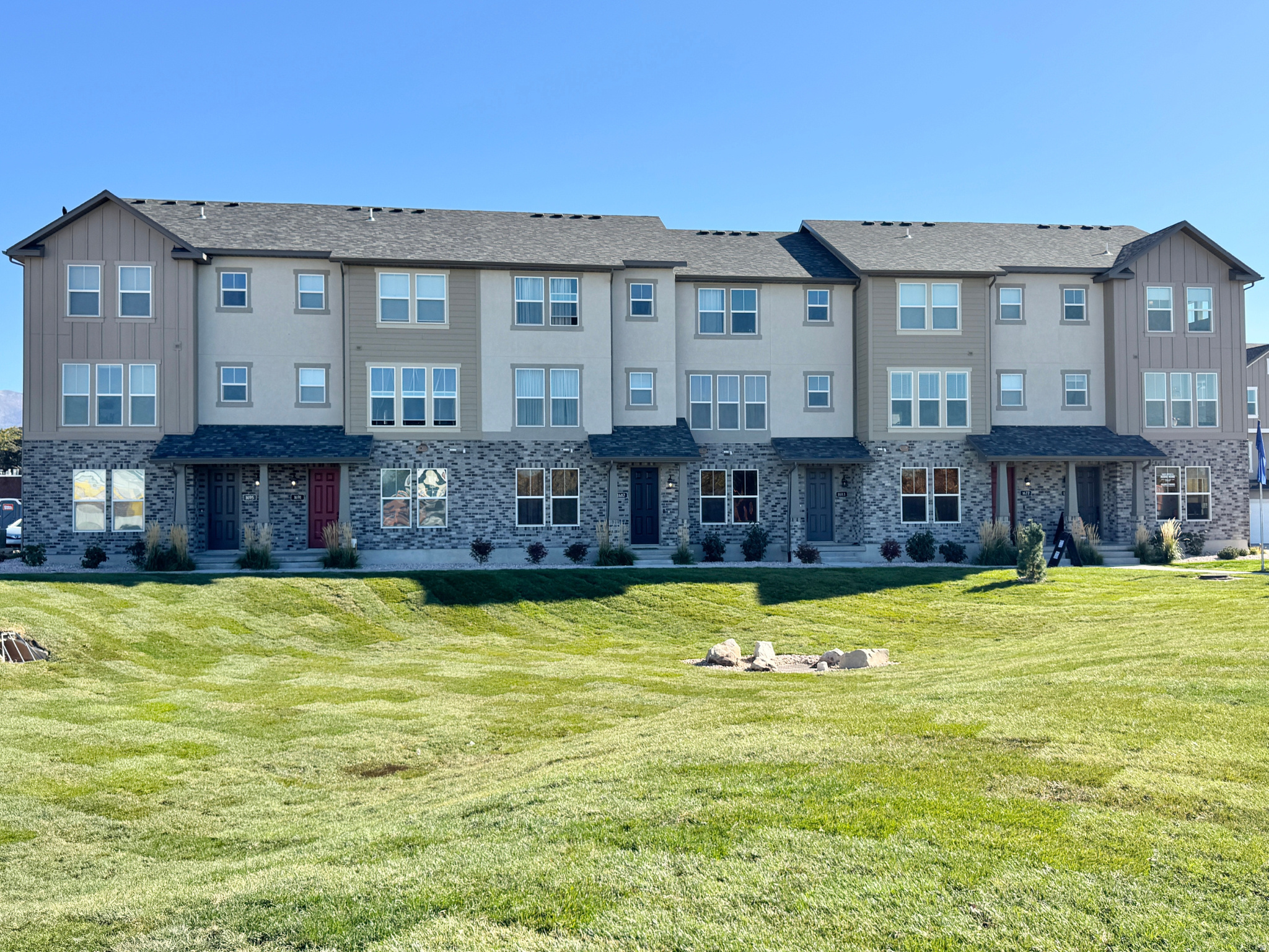 main property photo 0