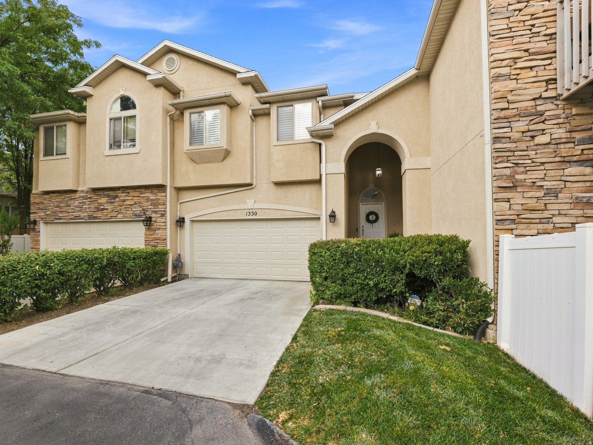 main property photo 0