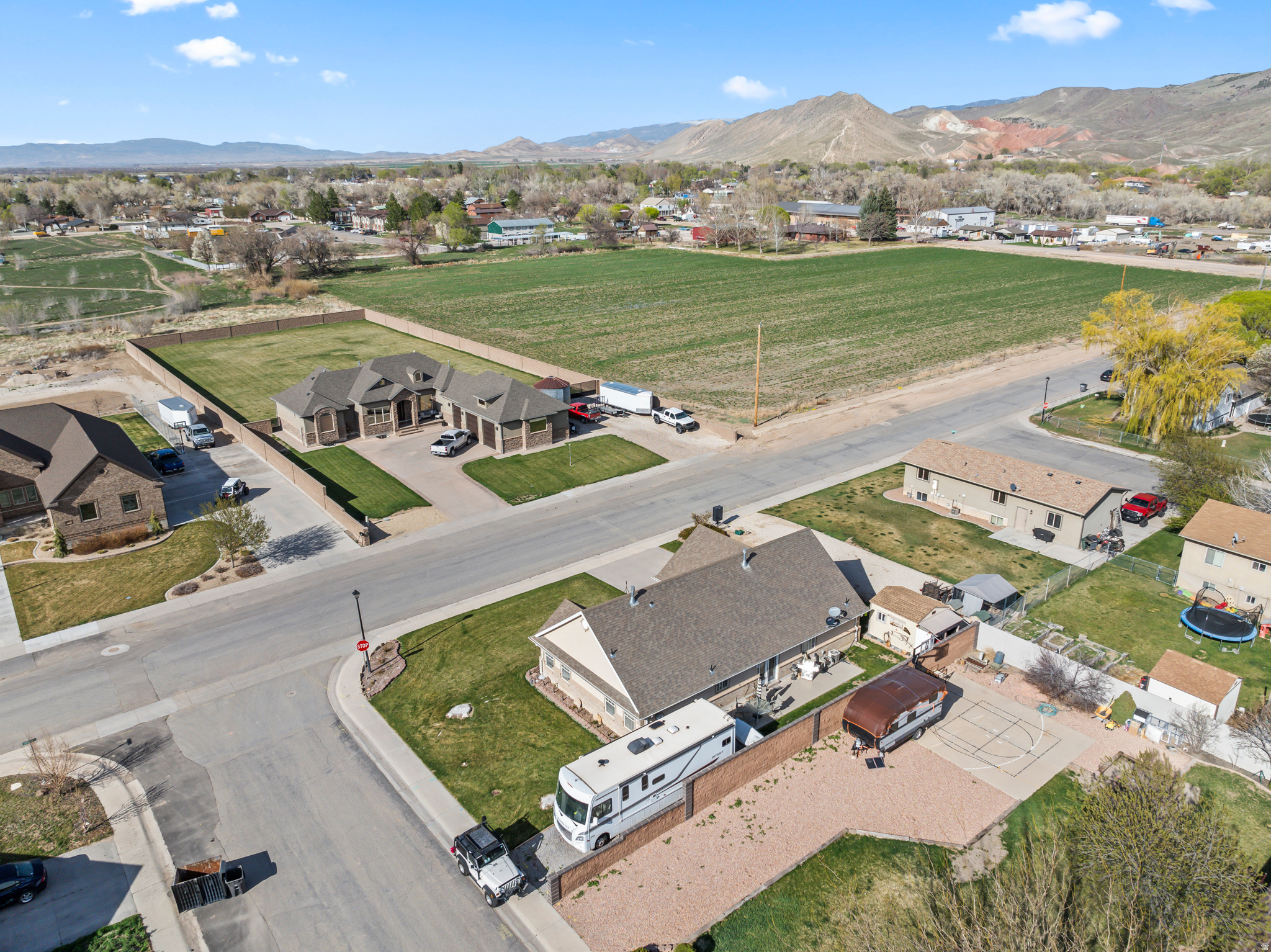 main property photo 34